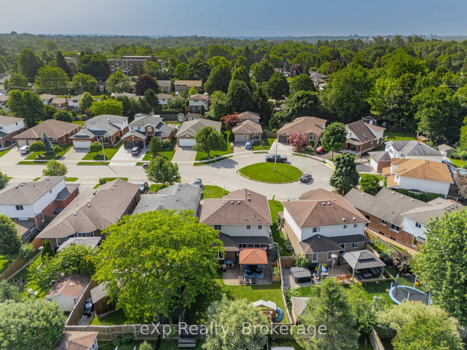 Photo 45 of 27 Parker Place, Guelph, Victoria North — HOMEH