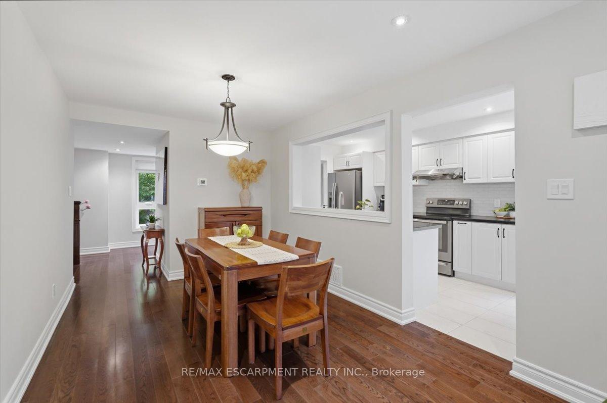 Photo 6 of 140 Romain Crescent, Oakville, College Park — HOMEH