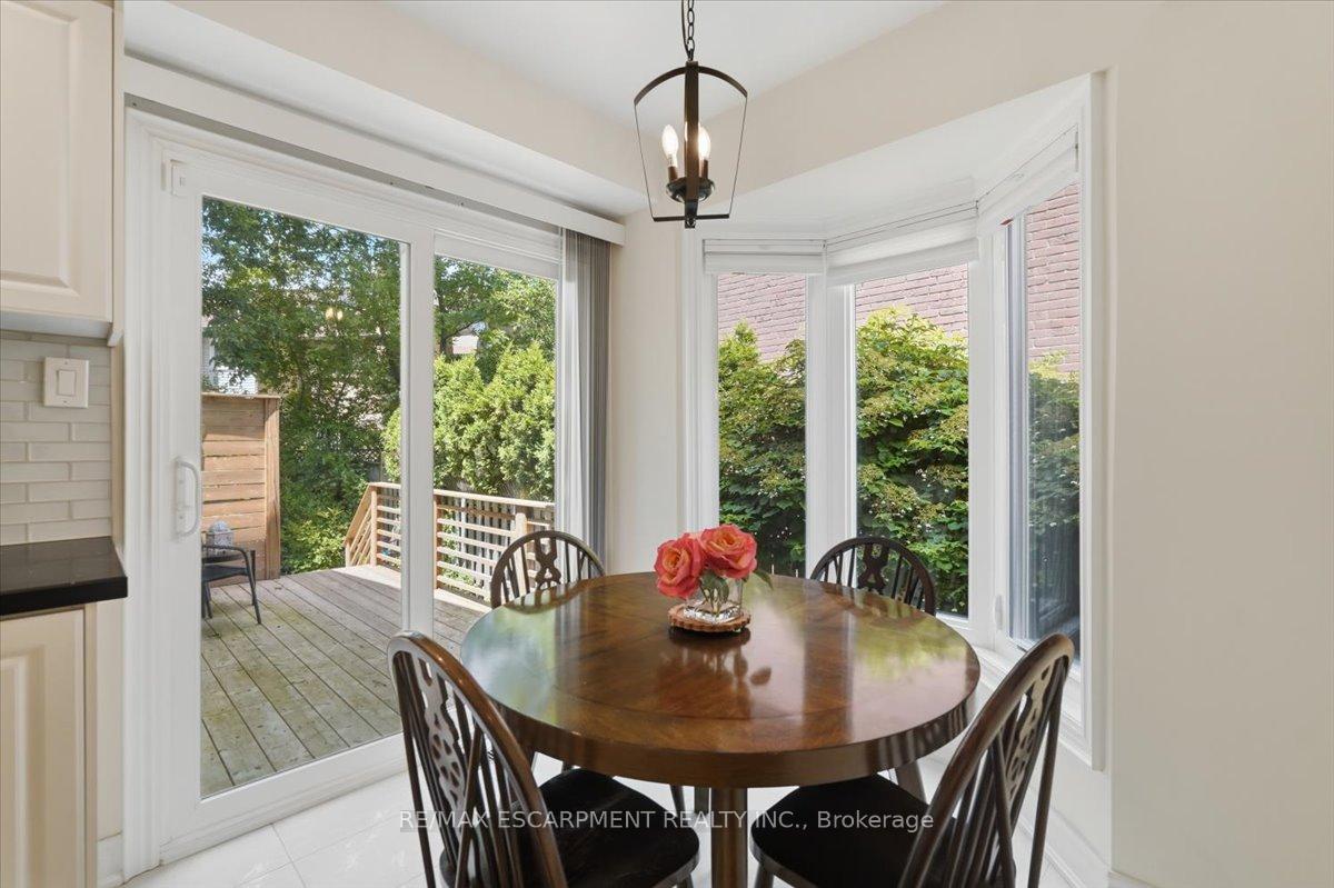 Photo 7 of 140 Romain Crescent, Oakville, College Park — HOMEH