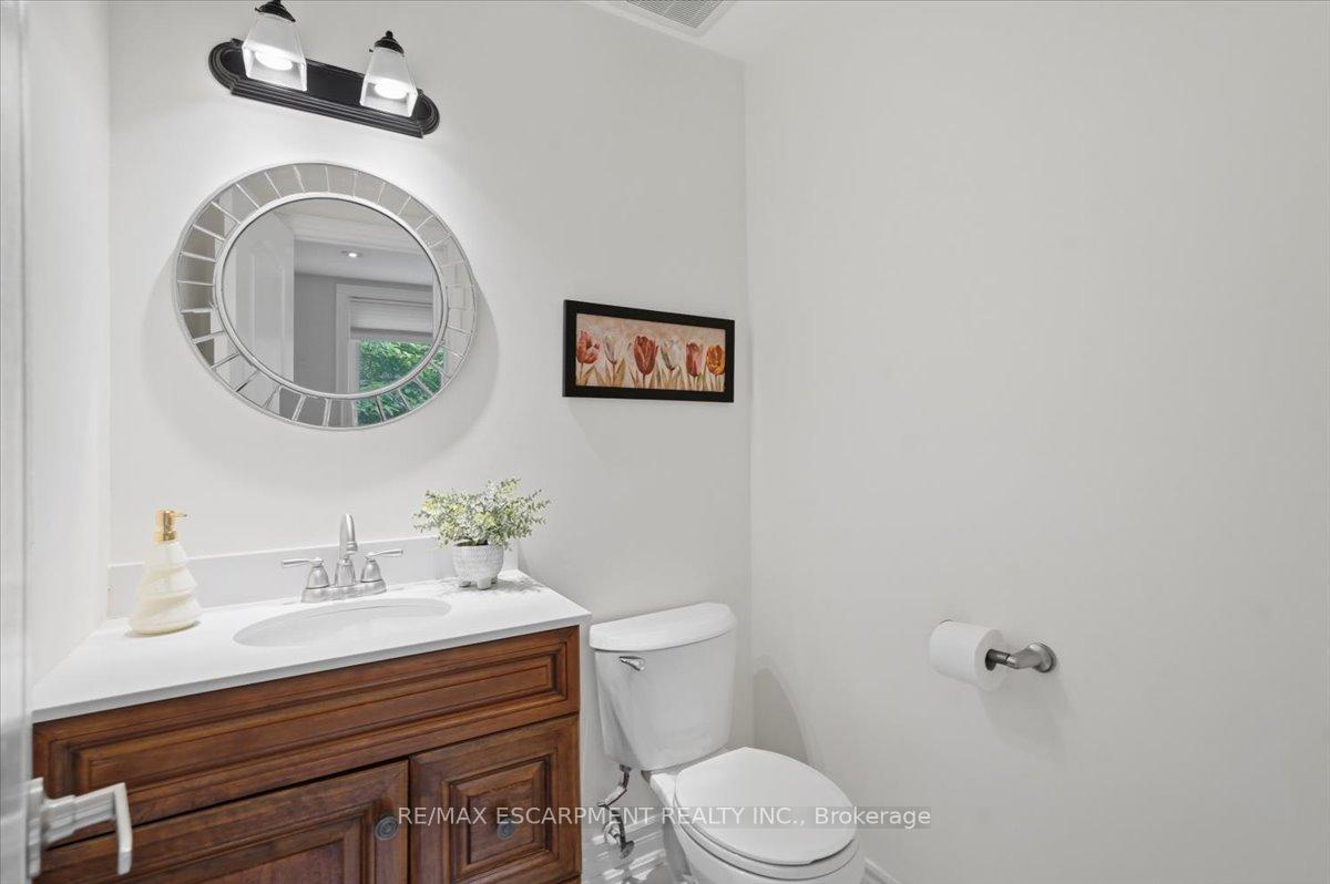 Photo 12 of 140 Romain Crescent, Oakville, College Park — HOMEH