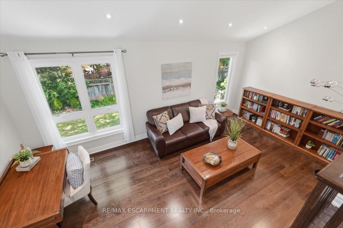 Photo 18 of 140 Romain Crescent, Oakville, College Park — HOMEH