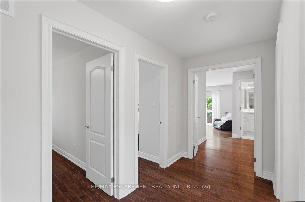 Photo 19 of 140 Romain Crescent, Oakville, College Park — HOMEH