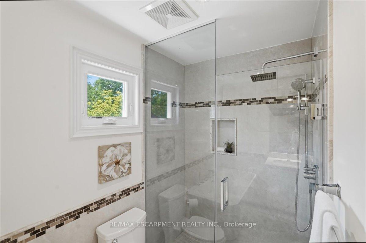 Photo 26 of 140 Romain Crescent, Oakville, College Park — HOMEH