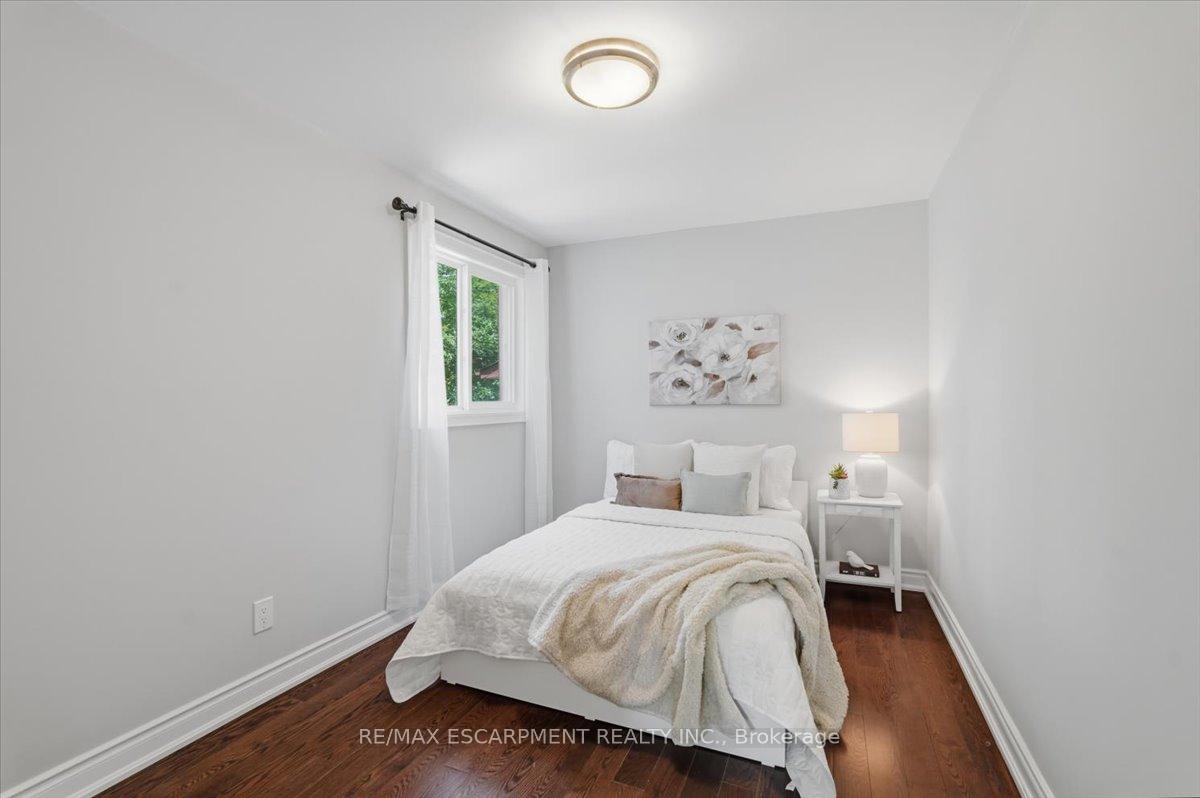 Photo 31 of 140 Romain Crescent, Oakville, College Park — HOMEH