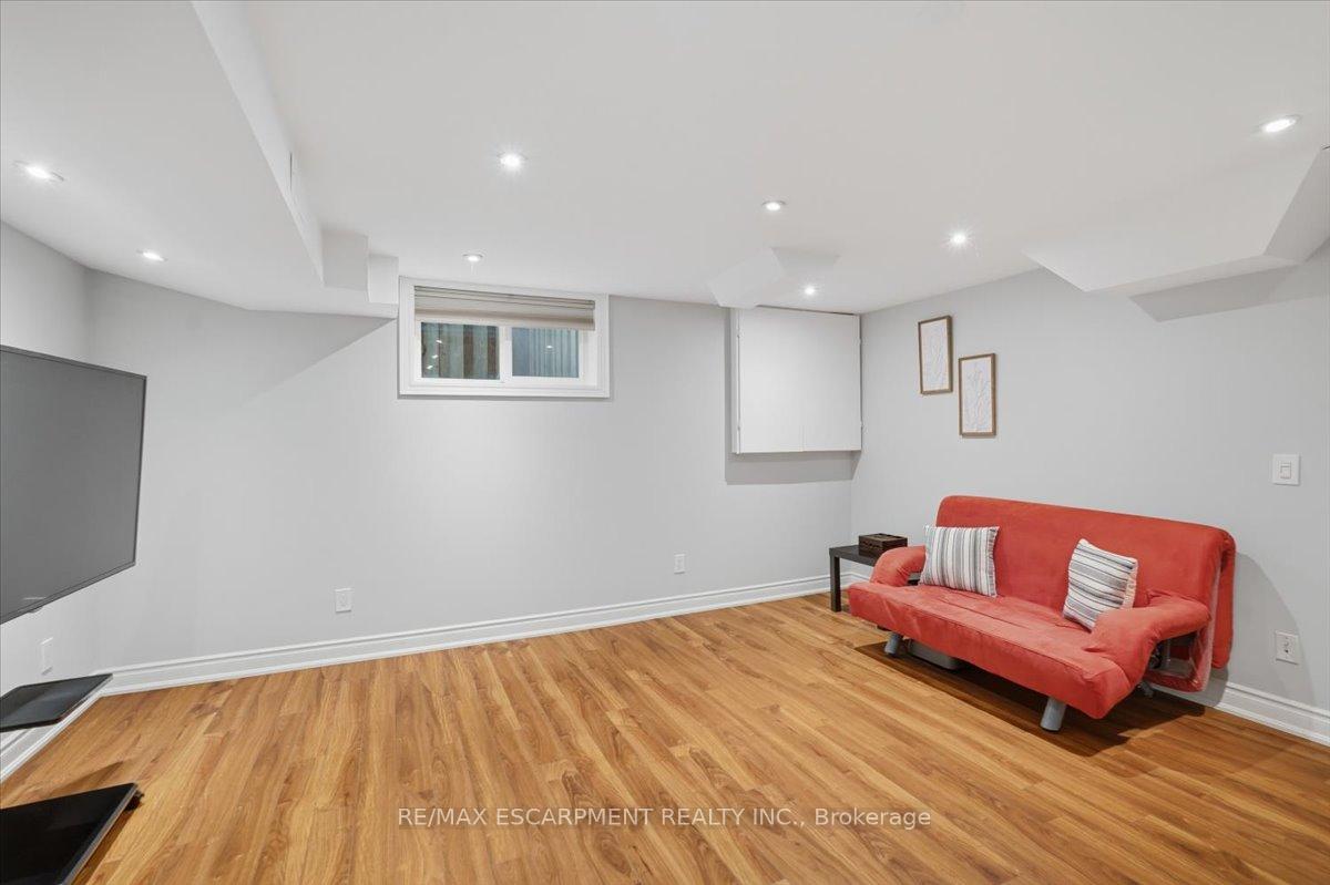 Photo 33 of 140 Romain Crescent, Oakville, College Park — HOMEH