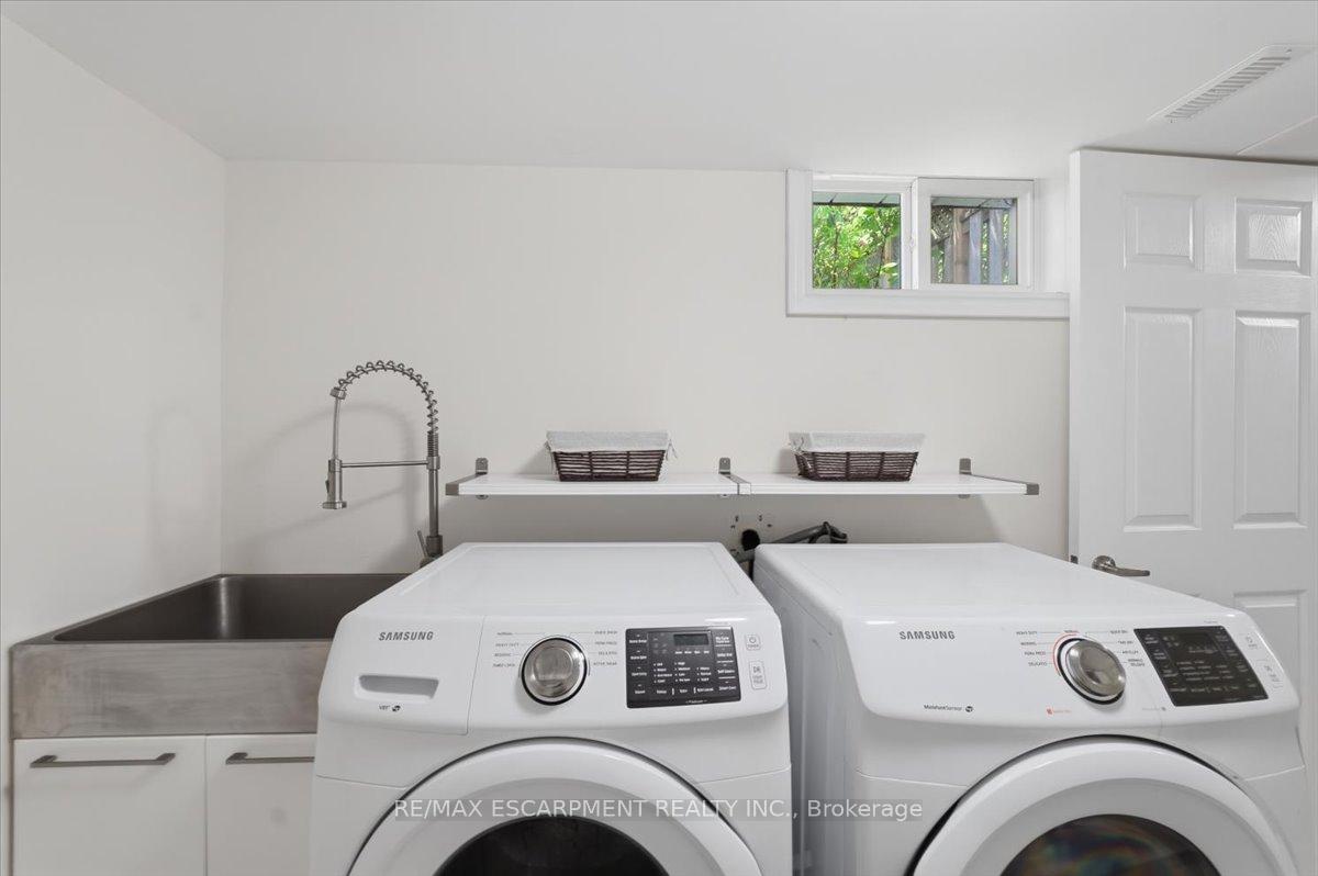 Photo 37 of 140 Romain Crescent, Oakville, College Park — HOMEH