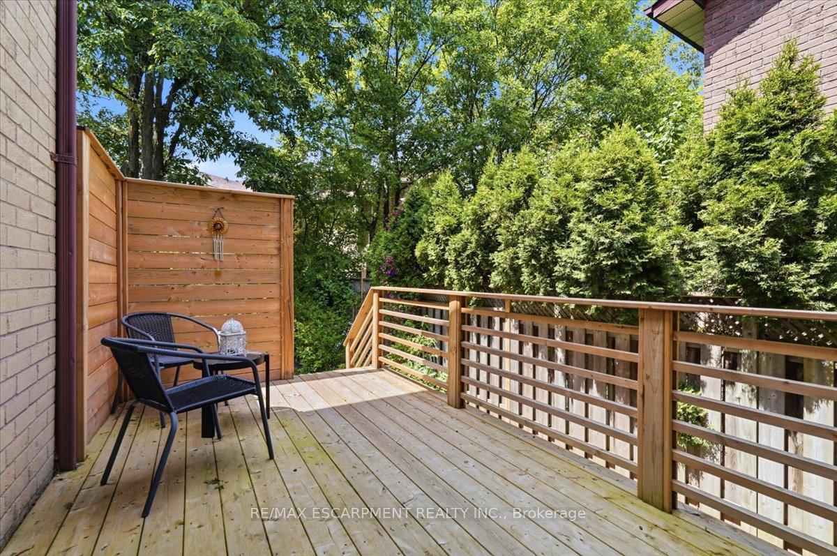 Photo 38 of 140 Romain Crescent, Oakville, College Park — HOMEH