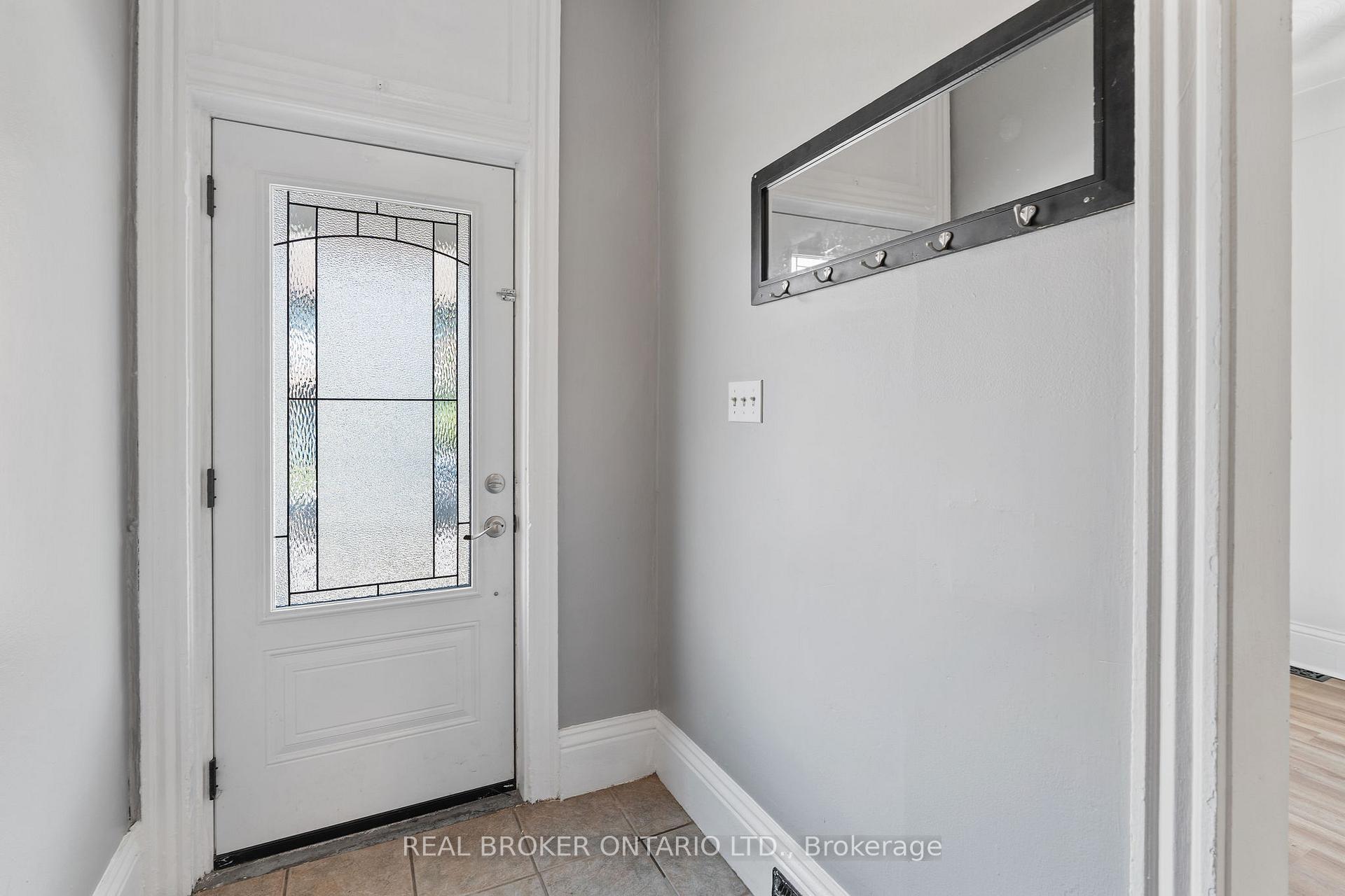 Photo 3 of 40 Ashley Street, Hamilton, Landsdale — HOMEH
