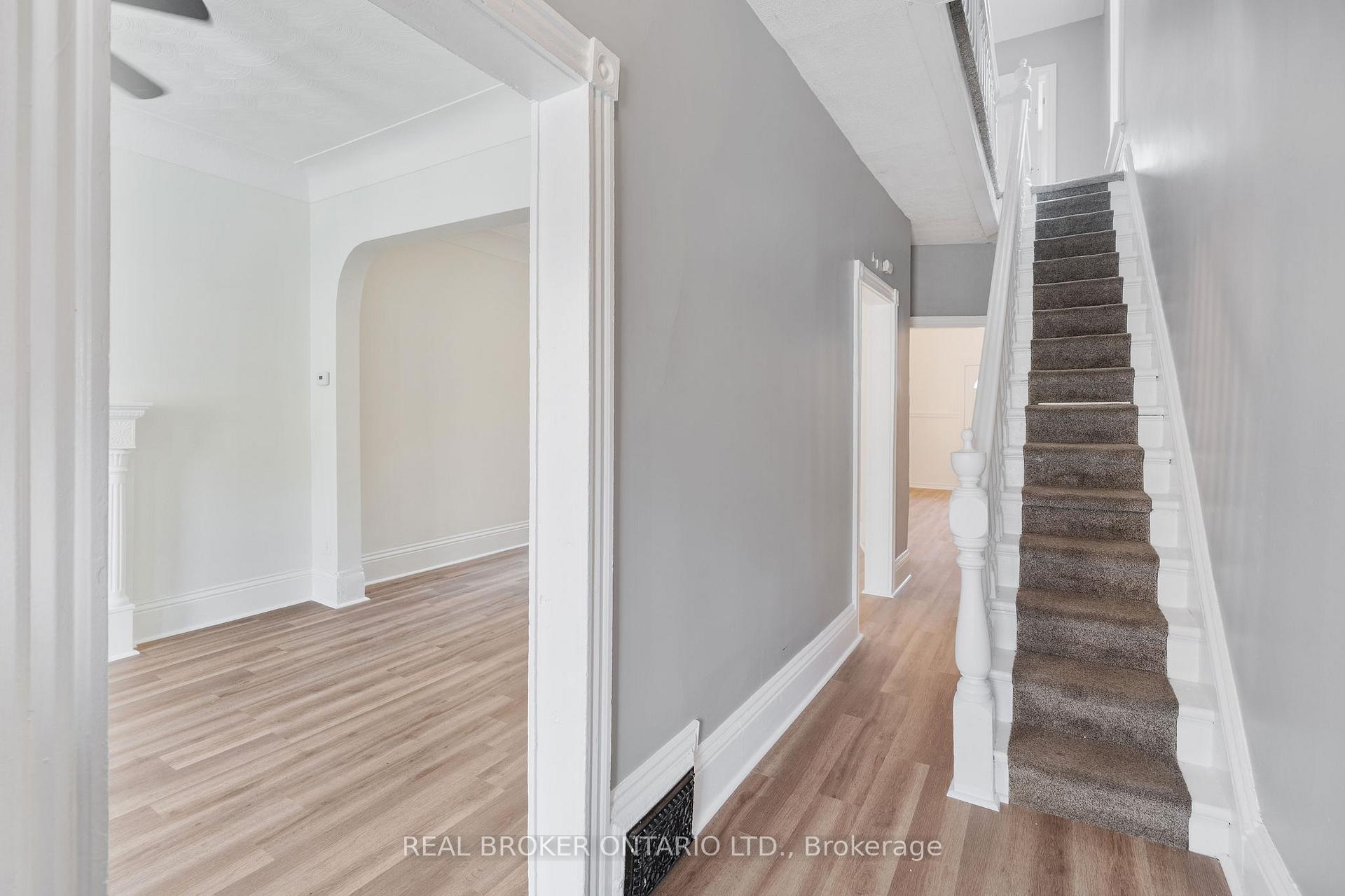 Photo 4 of 40 Ashley Street, Hamilton, Landsdale — HOMEH