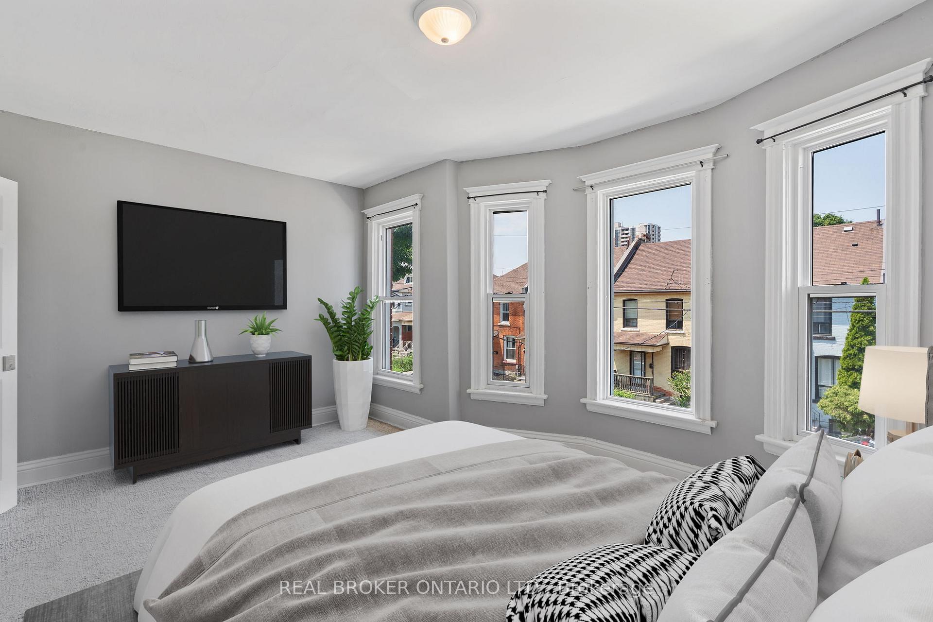 Photo 16 of 40 Ashley Street, Hamilton, Landsdale — HOMEH