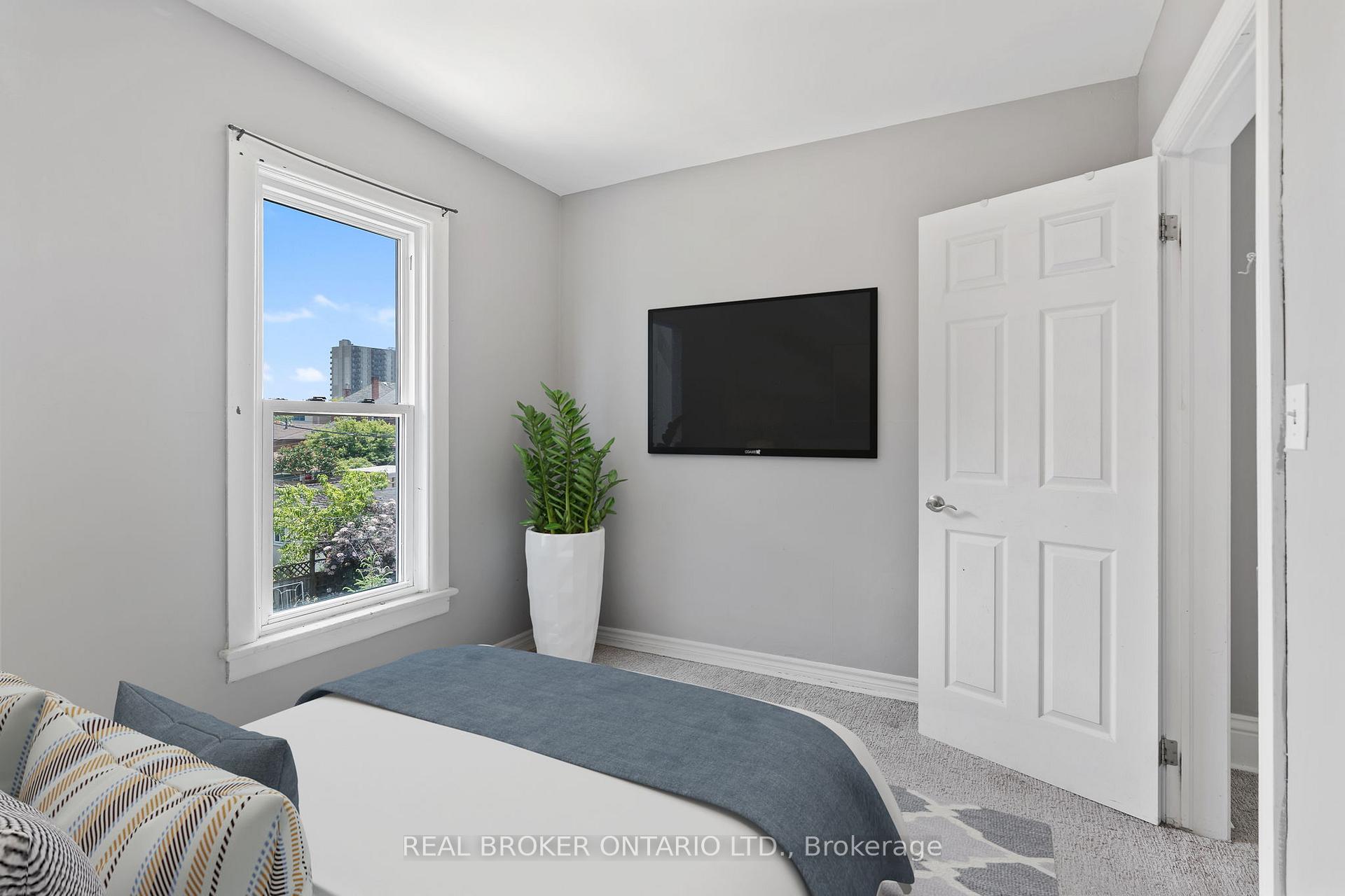 Photo 20 of 40 Ashley Street, Hamilton, Landsdale — HOMEH