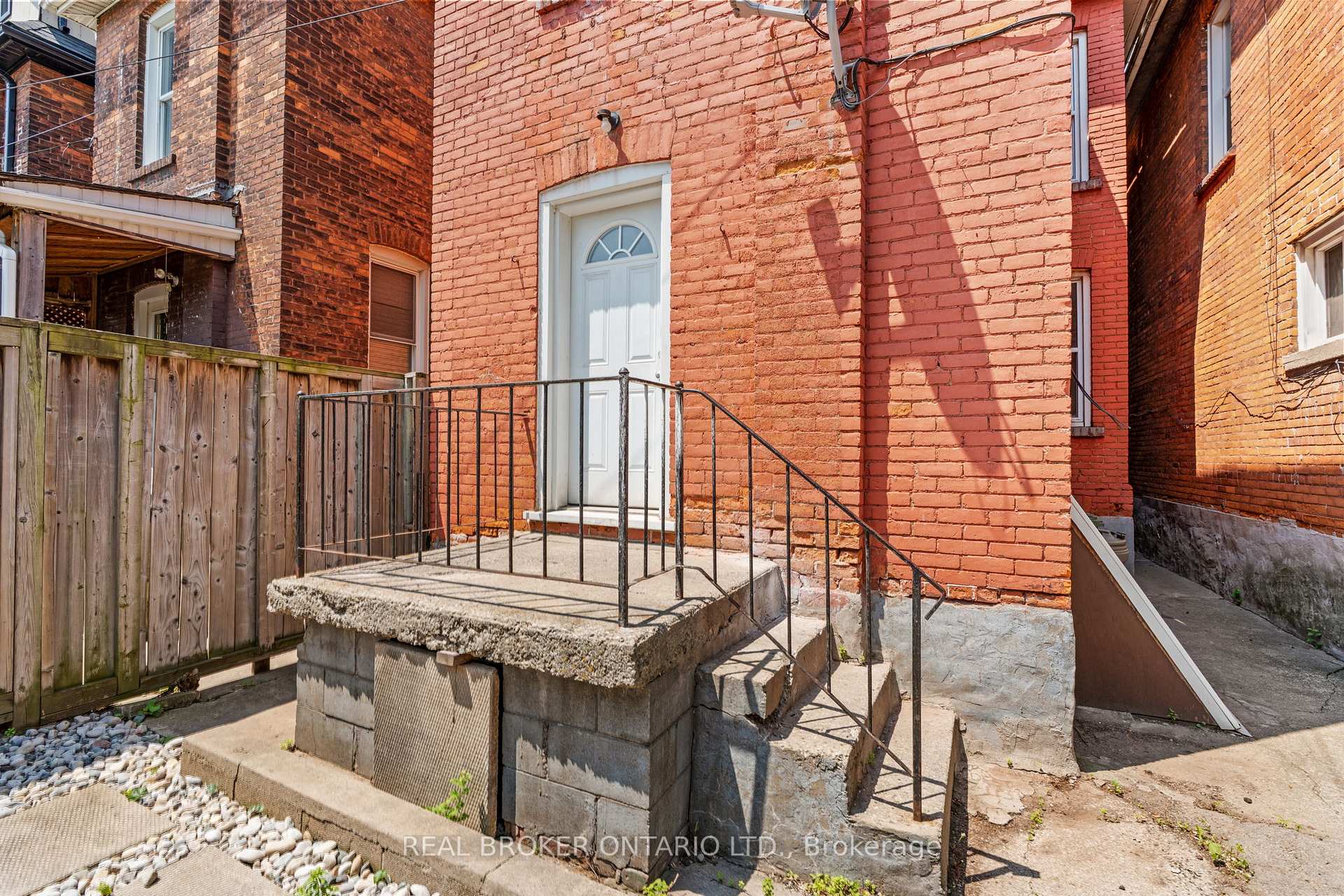 Photo 22 of 40 Ashley Street, Hamilton, Landsdale — HOMEH