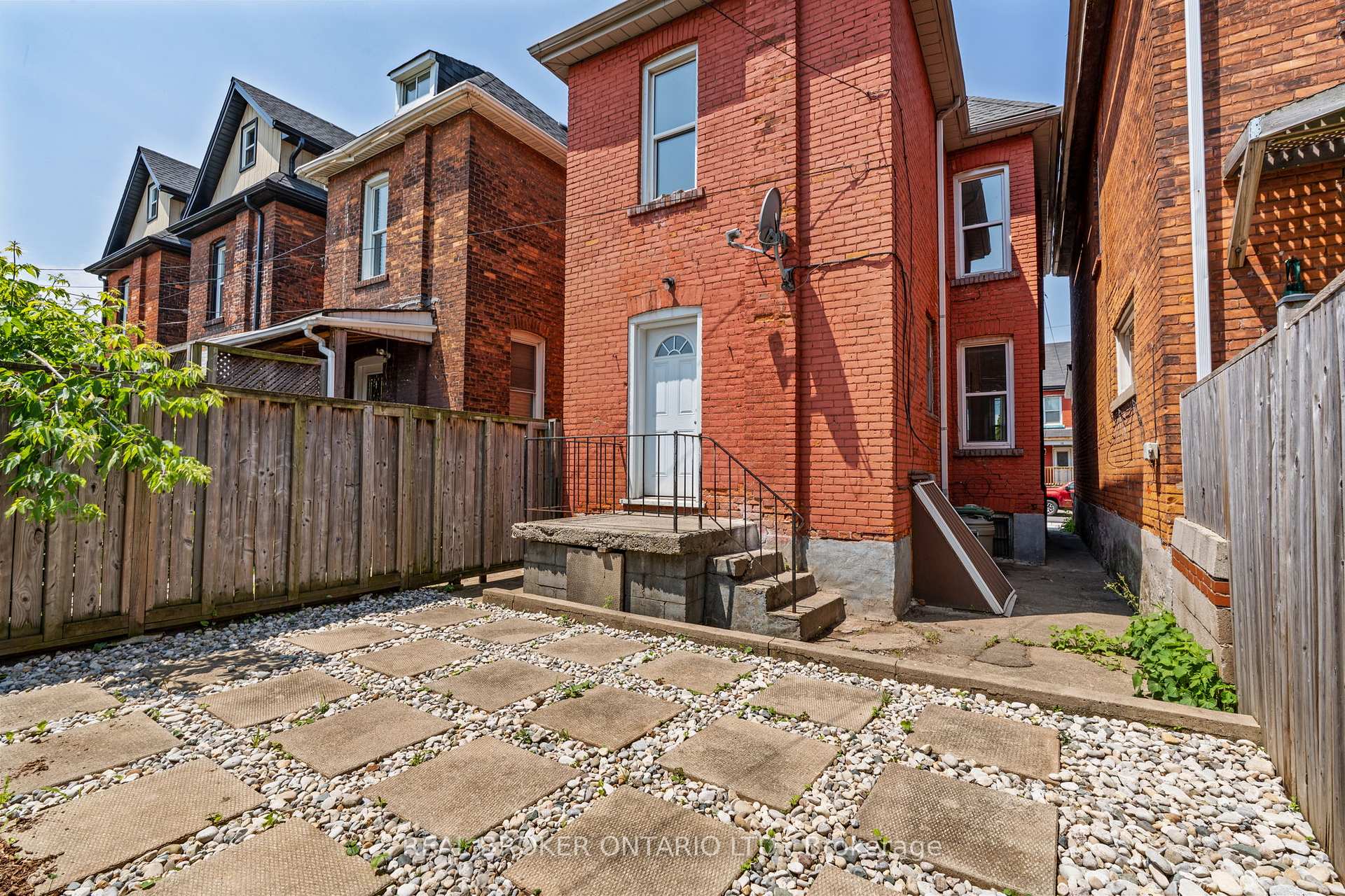 Photo 23 of 40 Ashley Street, Hamilton, Landsdale — HOMEH
