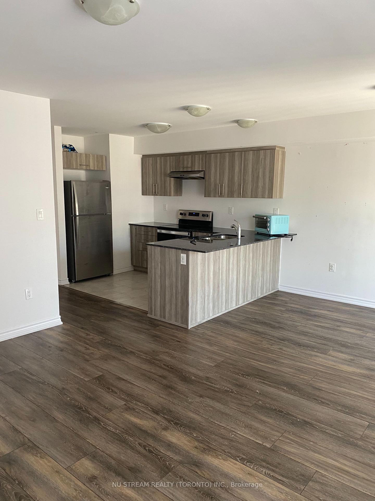 Photo 6 of Unit 3, 9 Hay Lane, Barrie, Rural Barrie Southeast — HOMEH