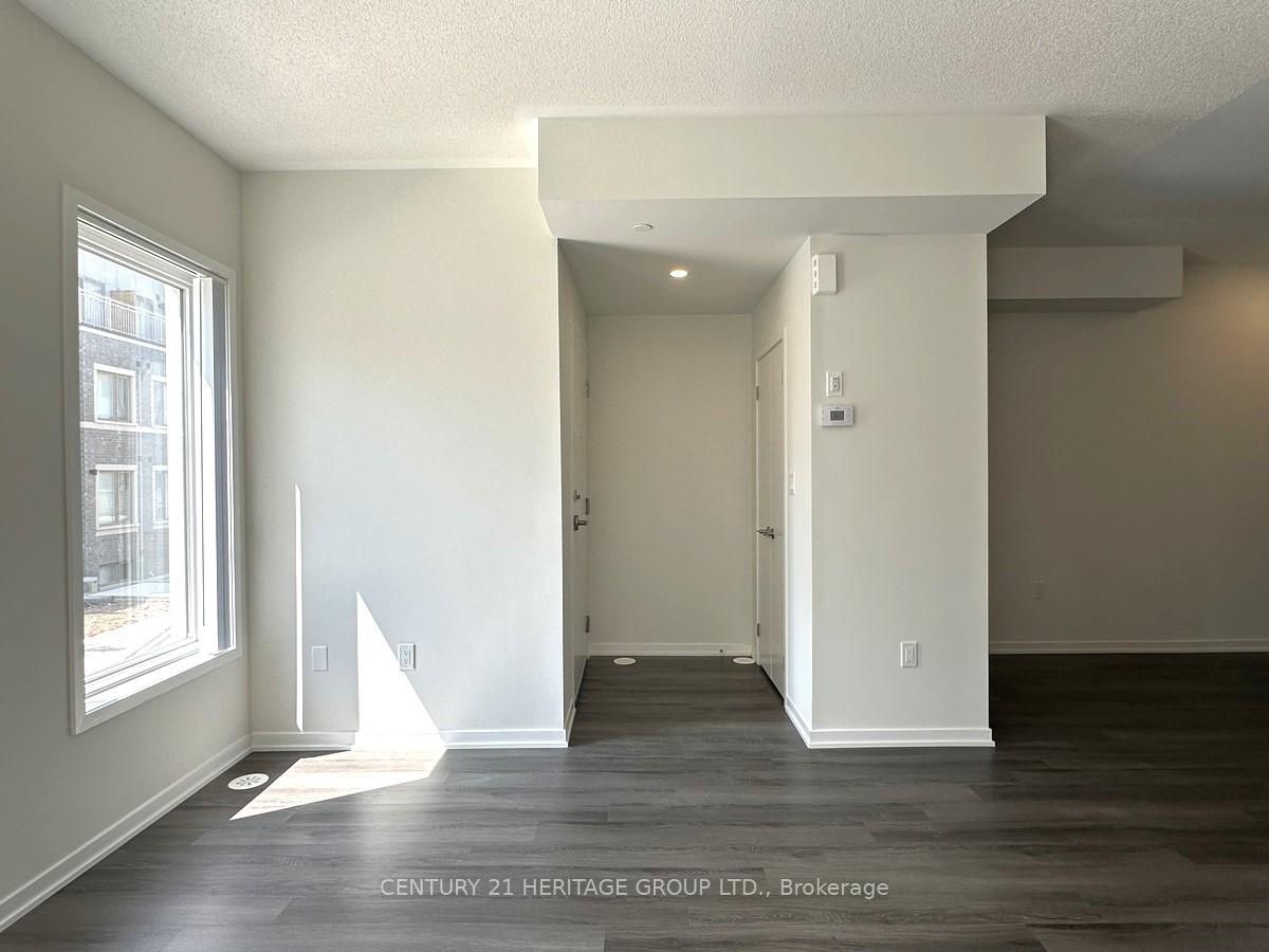 Photo 4 of Unit TH243, 121 Honeycrisp Crescent, Vaughan, Vaughan Corporate Centre — HOMEH