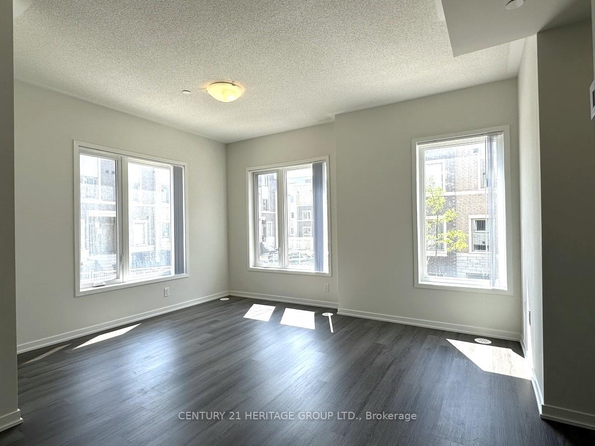 Photo 5 of Unit TH243, 121 Honeycrisp Crescent, Vaughan, Vaughan Corporate Centre — HOMEH