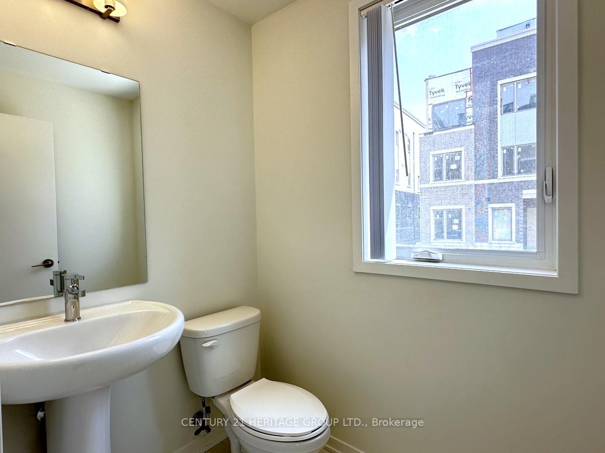 Photo 12 of Unit TH243, 121 Honeycrisp Crescent, Vaughan, Vaughan Corporate Centre — HOMEH