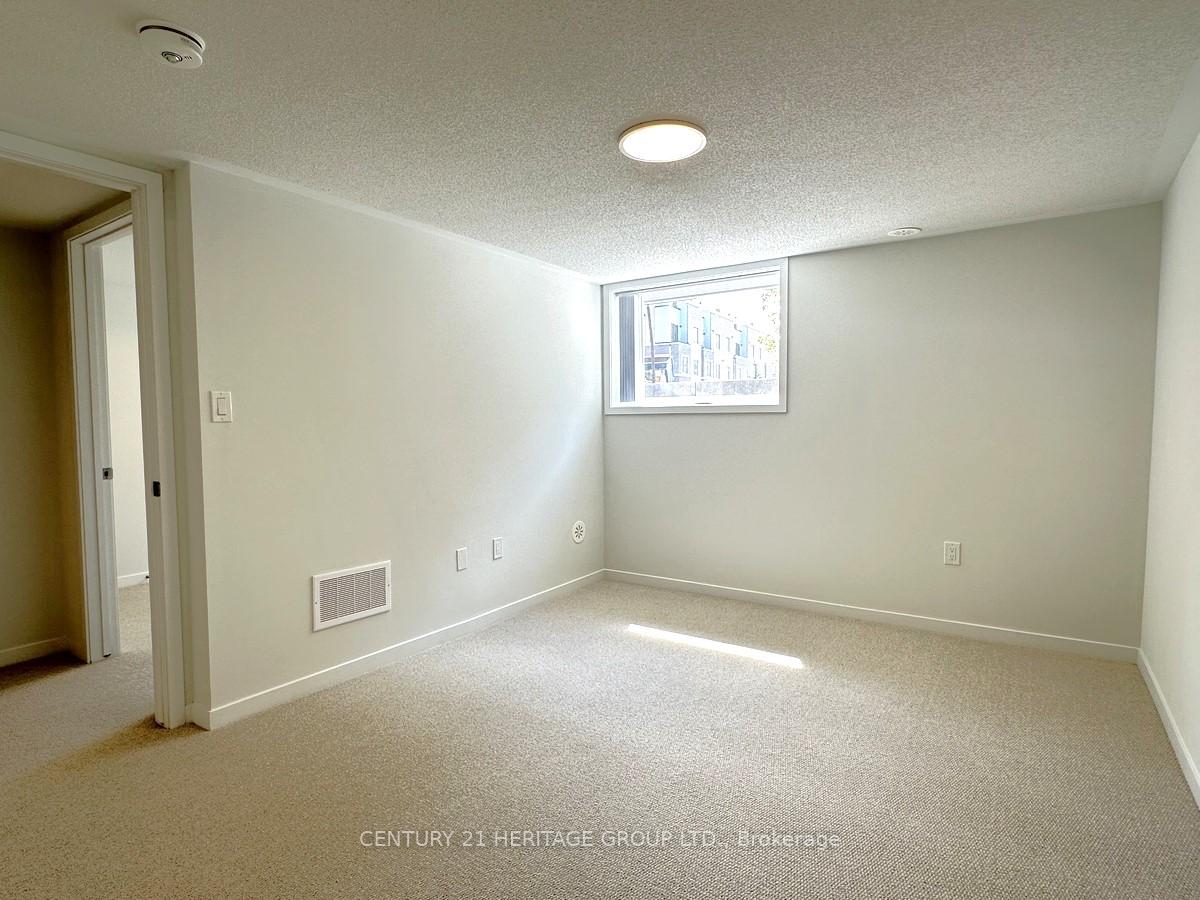 Photo 18 of Unit TH243, 121 Honeycrisp Crescent, Vaughan, Vaughan Corporate Centre — HOMEH
