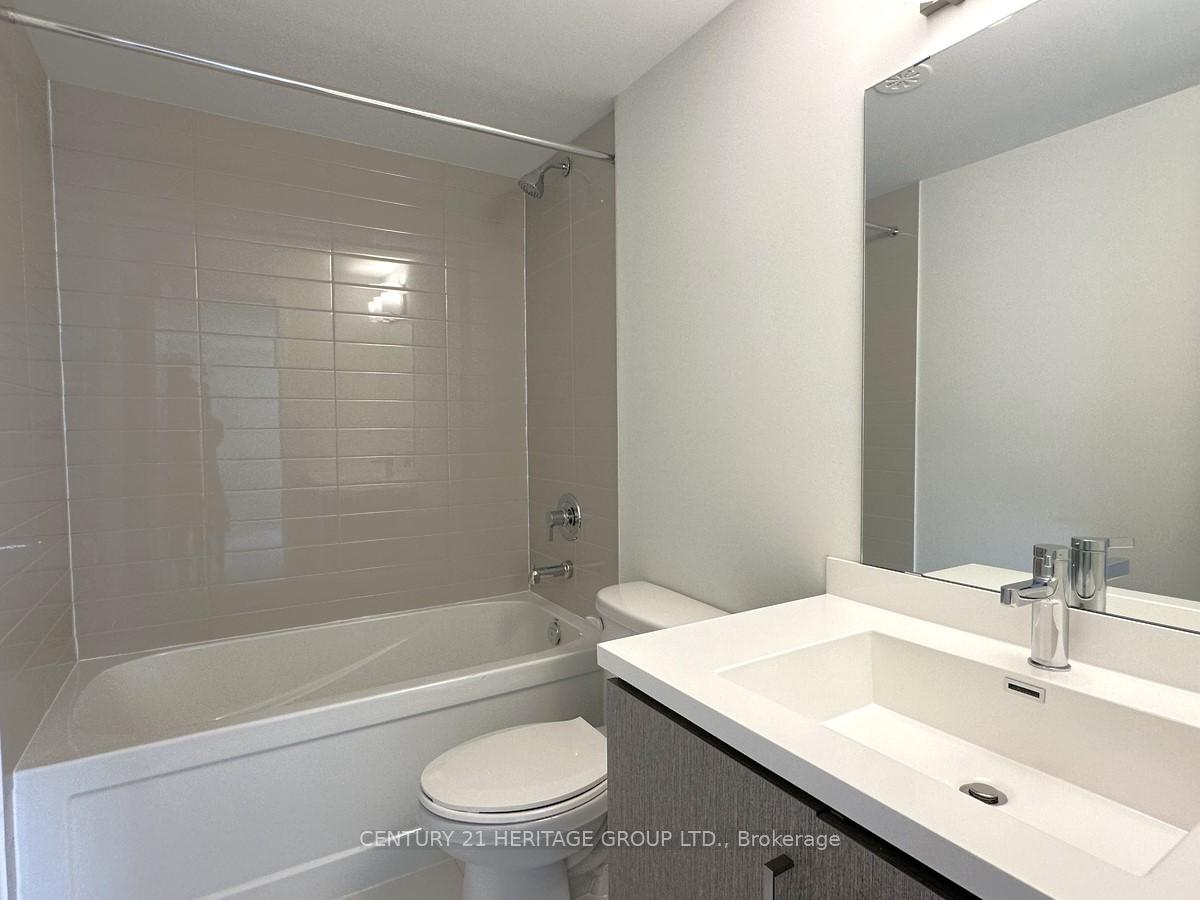 Photo 19 of Unit TH243, 121 Honeycrisp Crescent, Vaughan, Vaughan Corporate Centre — HOMEH