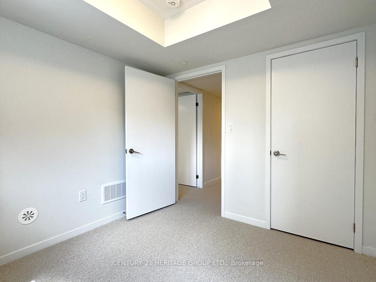 Photo 21 of Unit TH243, 121 Honeycrisp Crescent, Vaughan, Vaughan Corporate Centre — HOMEH