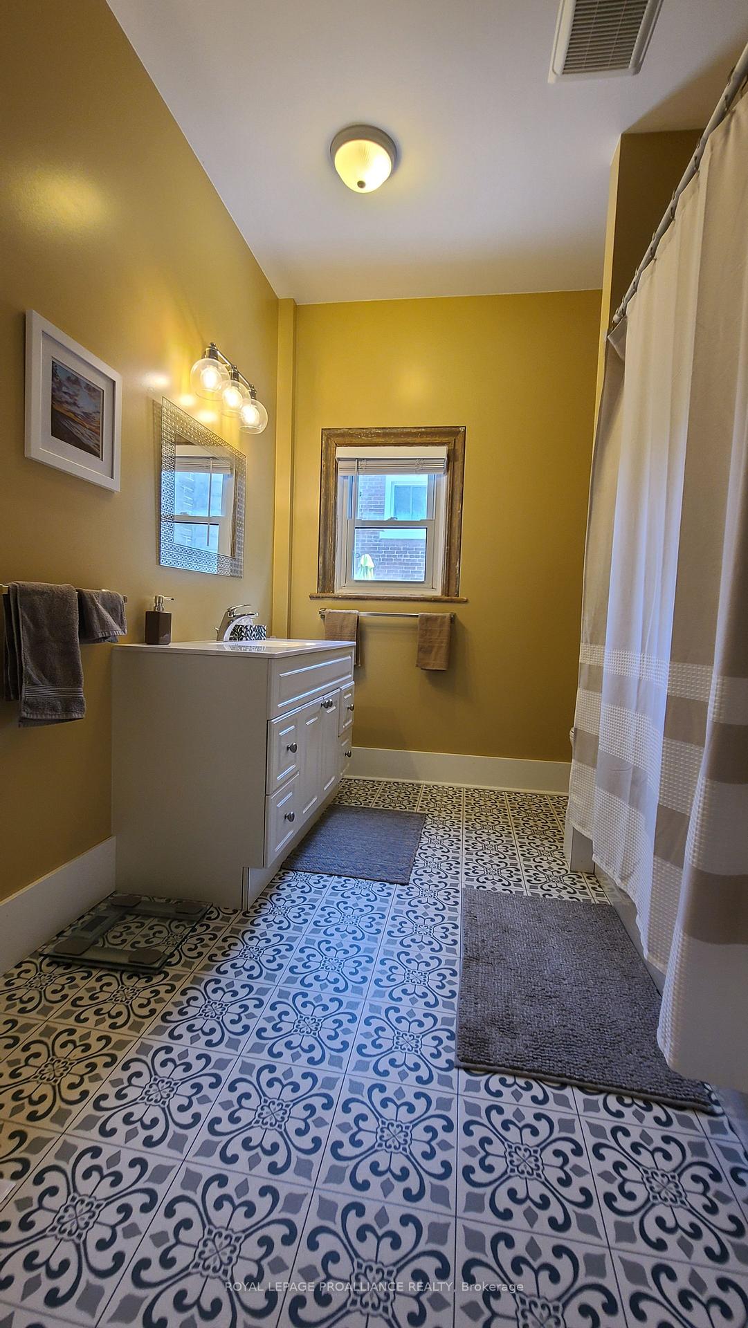 Photo 18 of 482 James Street W, Prescott, Prescott — HOMEH