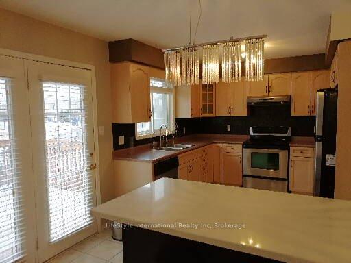 Photo 7 of Unit Main Unit, 22 Clairfields Drive W, Guelph, Clairfields/Hanlon Business Park — HOMEH