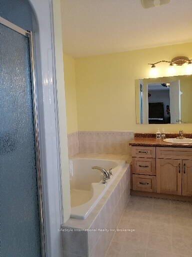 Photo 19 of Unit Main Unit, 22 Clairfields Drive W, Guelph, Clairfields/Hanlon Business Park — HOMEH