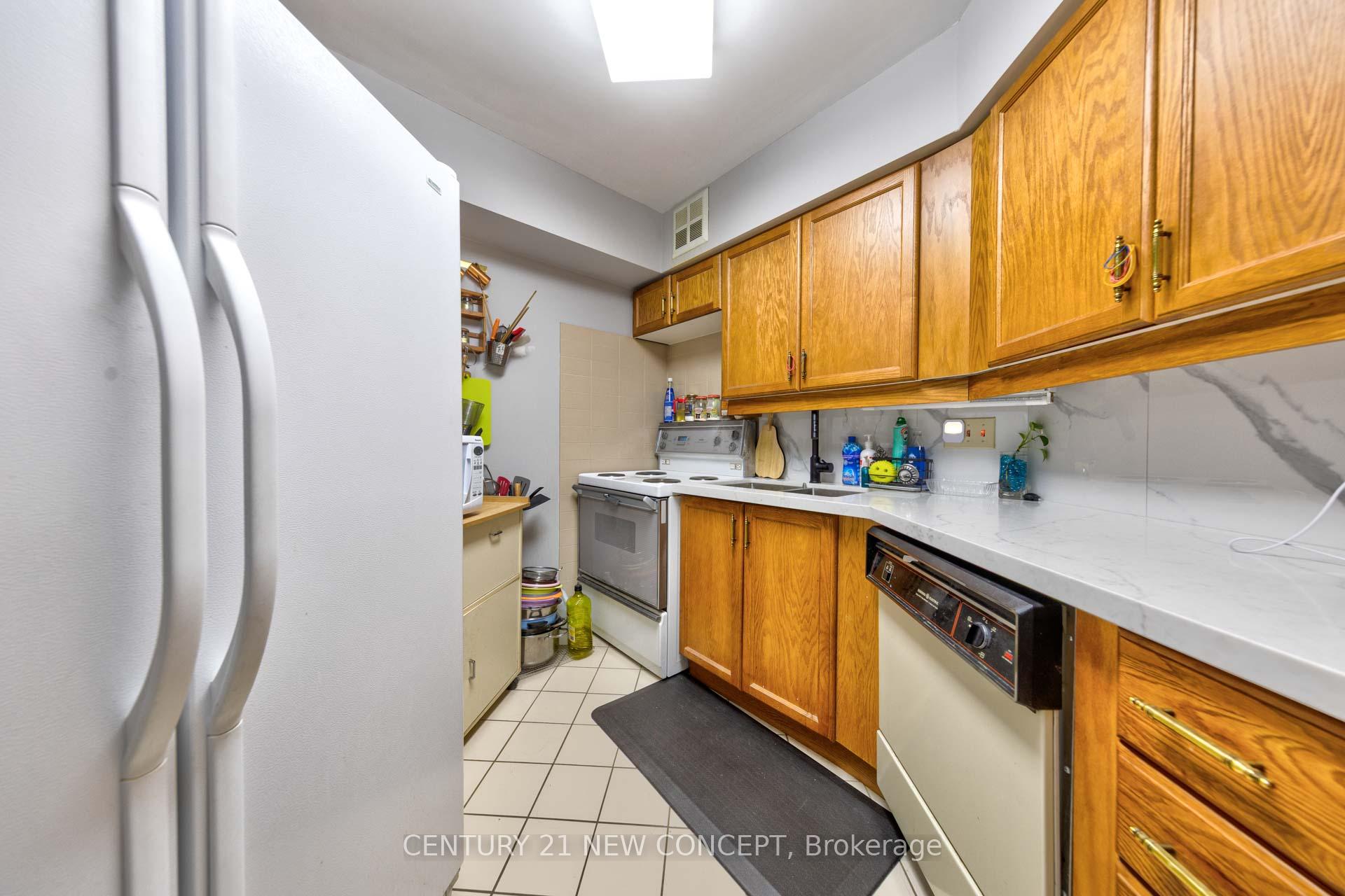 Photo 4 of Unit 932, 22 Southport Street, Toronto, High Park-Swansea — HOMEH