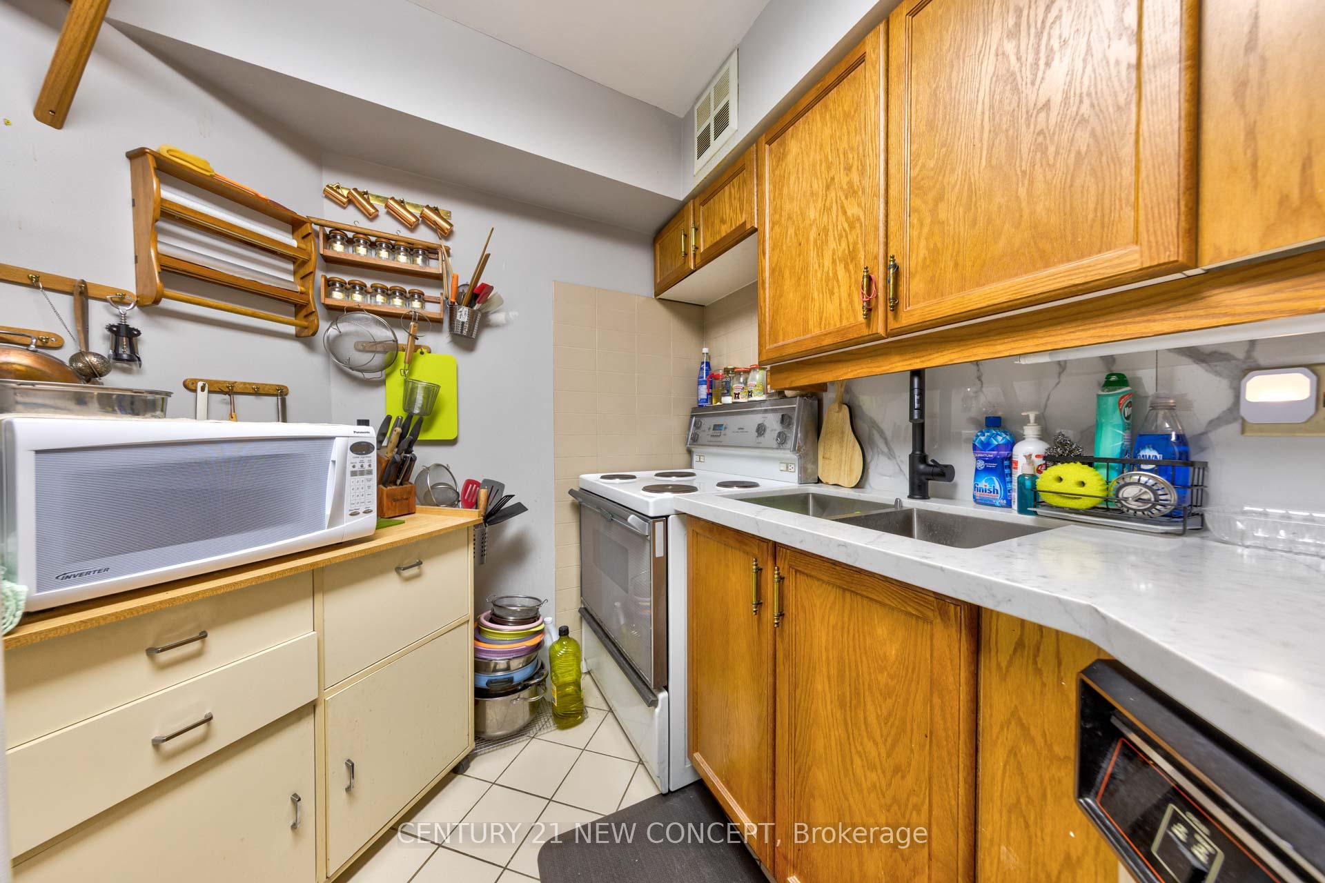 Photo 5 of Unit 932, 22 Southport Street, Toronto, High Park-Swansea — HOMEH