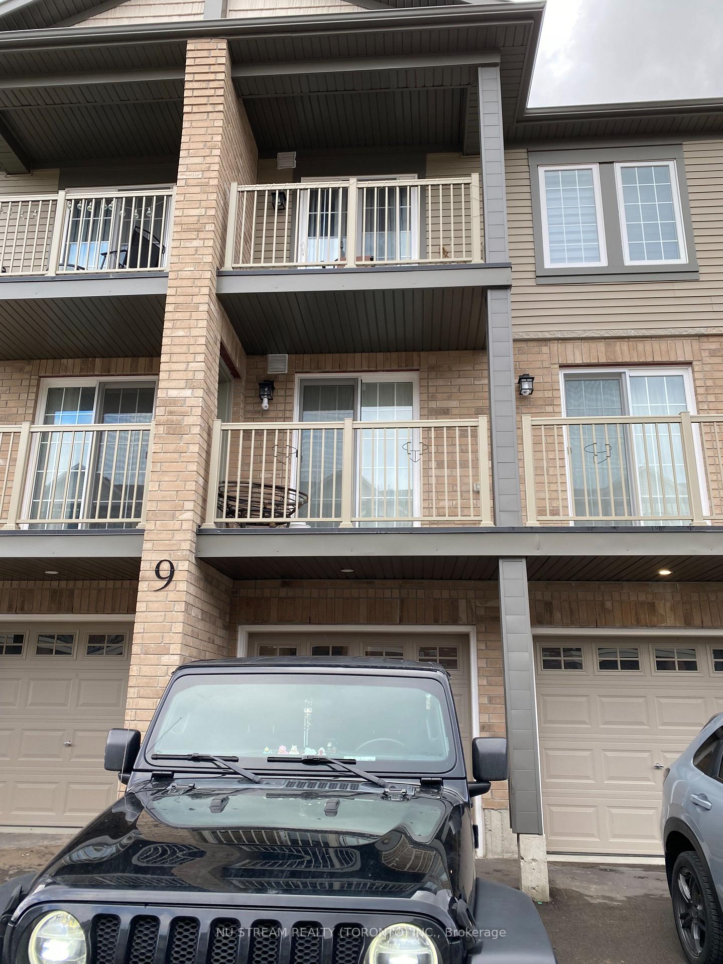 Photo 1 of Unit 4, 9 Hay Lane, Barrie, Rural Barrie Southeast — HOMEH