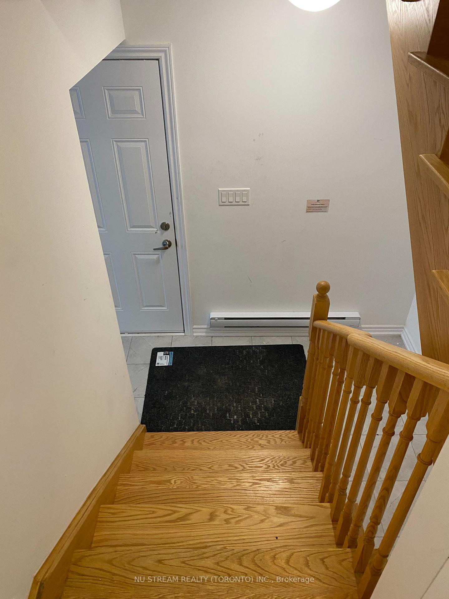 Photo 4 of Unit 4, 9 Hay Lane, Barrie, Rural Barrie Southeast — HOMEH