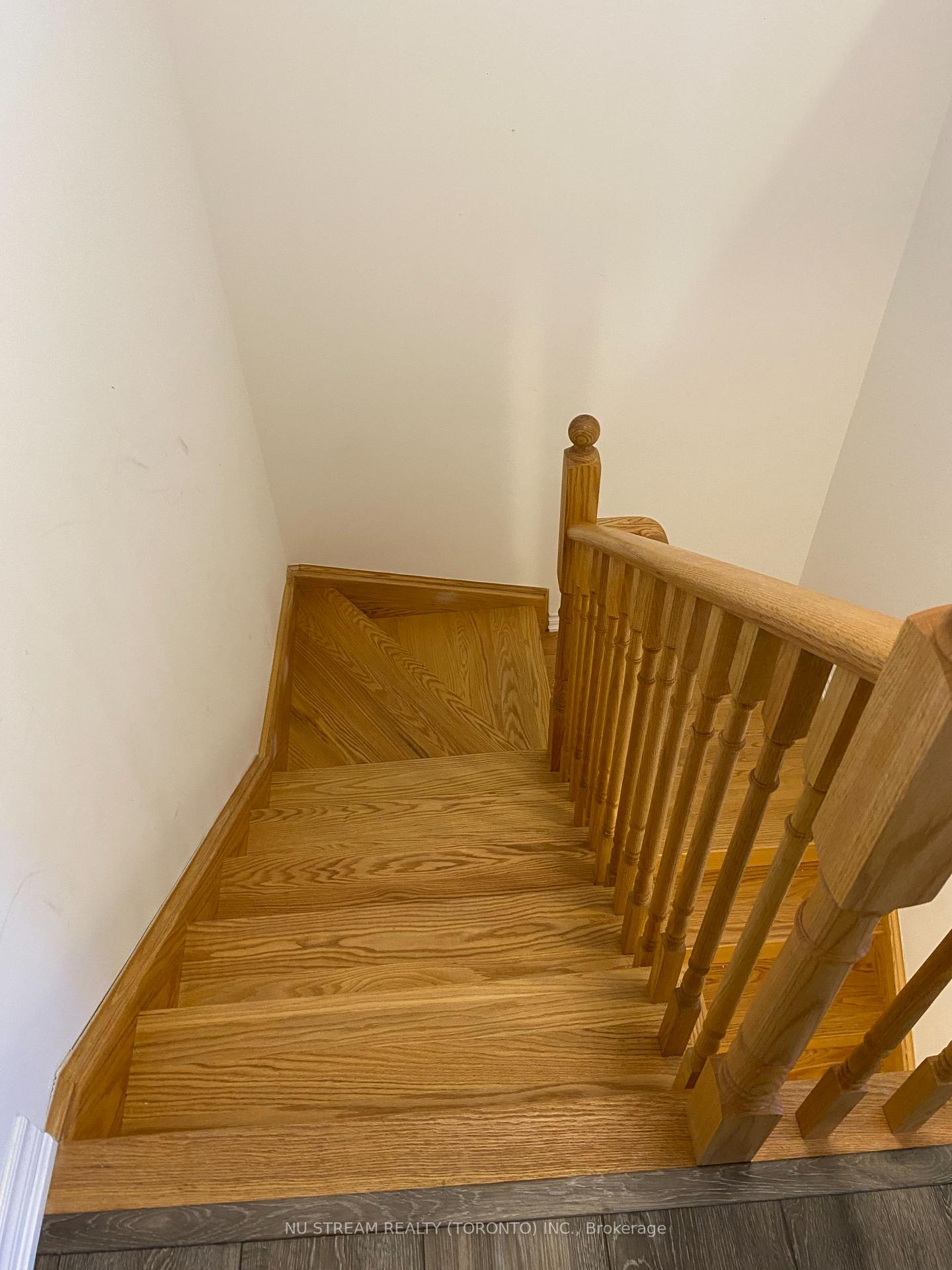 Photo 6 of Unit 4, 9 Hay Lane, Barrie, Rural Barrie Southeast — HOMEH