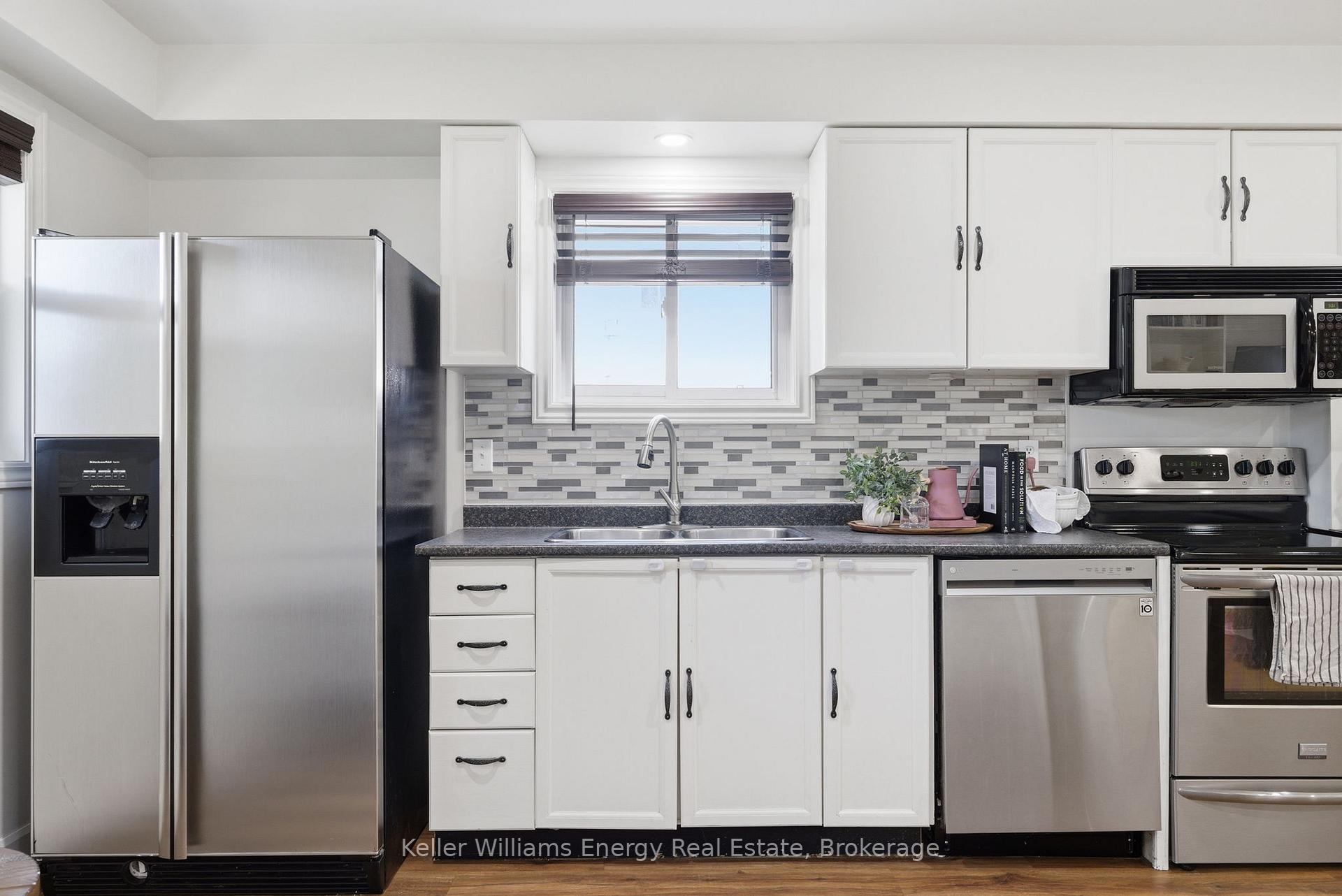 Photo 5 of 149 Andrew Street, Clarington, Newcastle — HOMEH