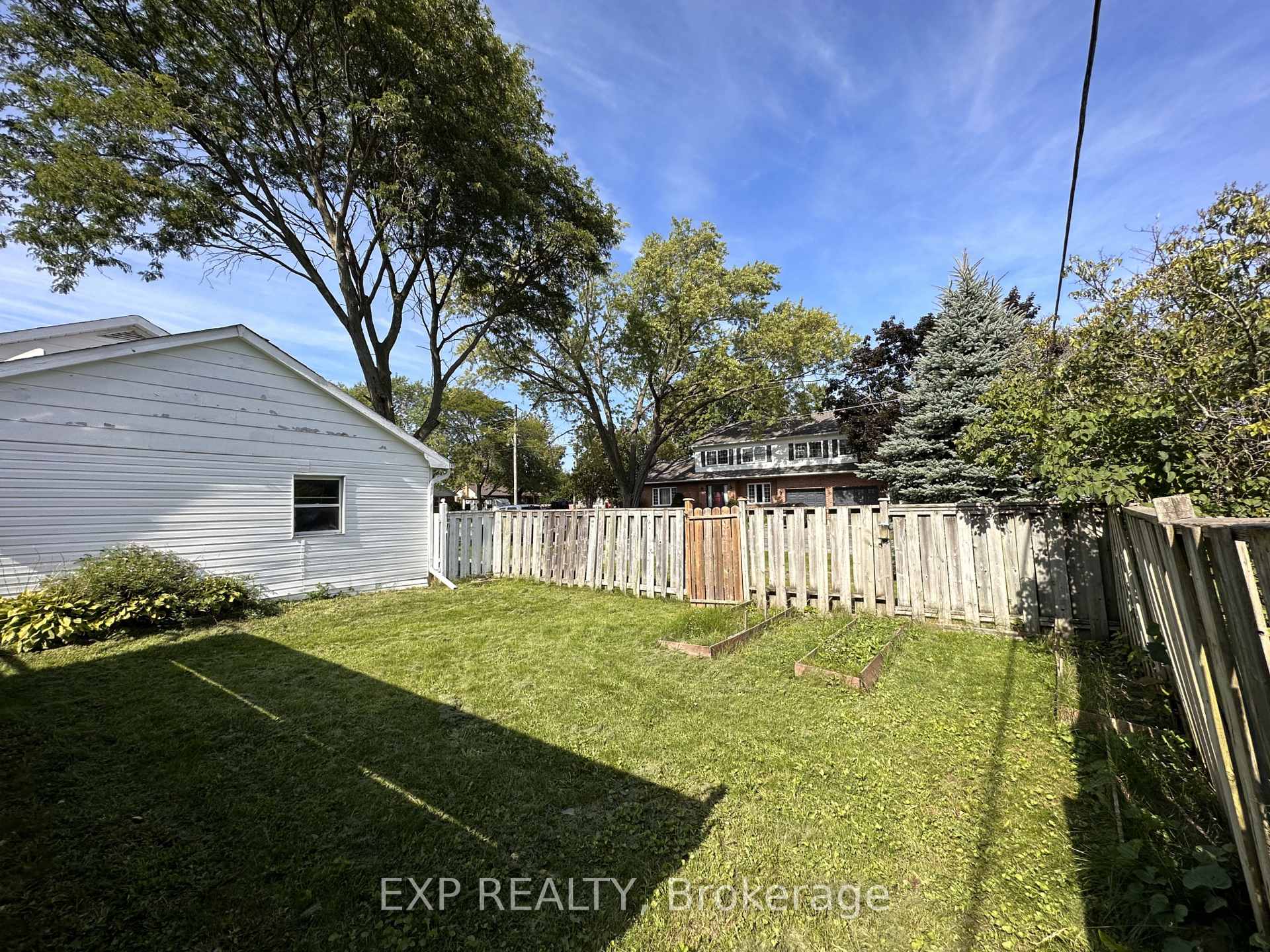 Photo 23 of 6 Woodland Acres, Belleville, Belleville Ward — HOMEH