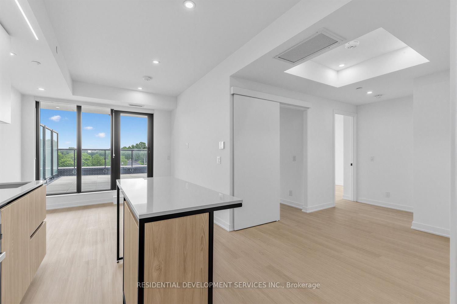 Photo 5 of Unit 507, 699 Sheppard Avenue E, North York, Bayview Village — HOMEH