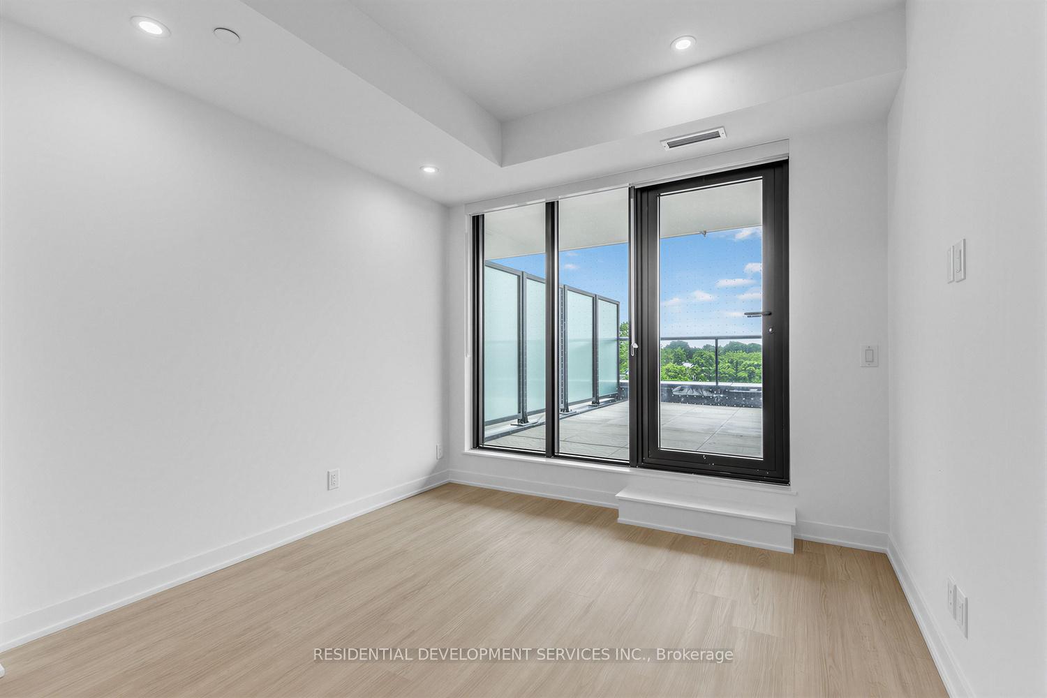 Photo 6 of Unit 507, 699 Sheppard Avenue E, North York, Bayview Village — HOMEH