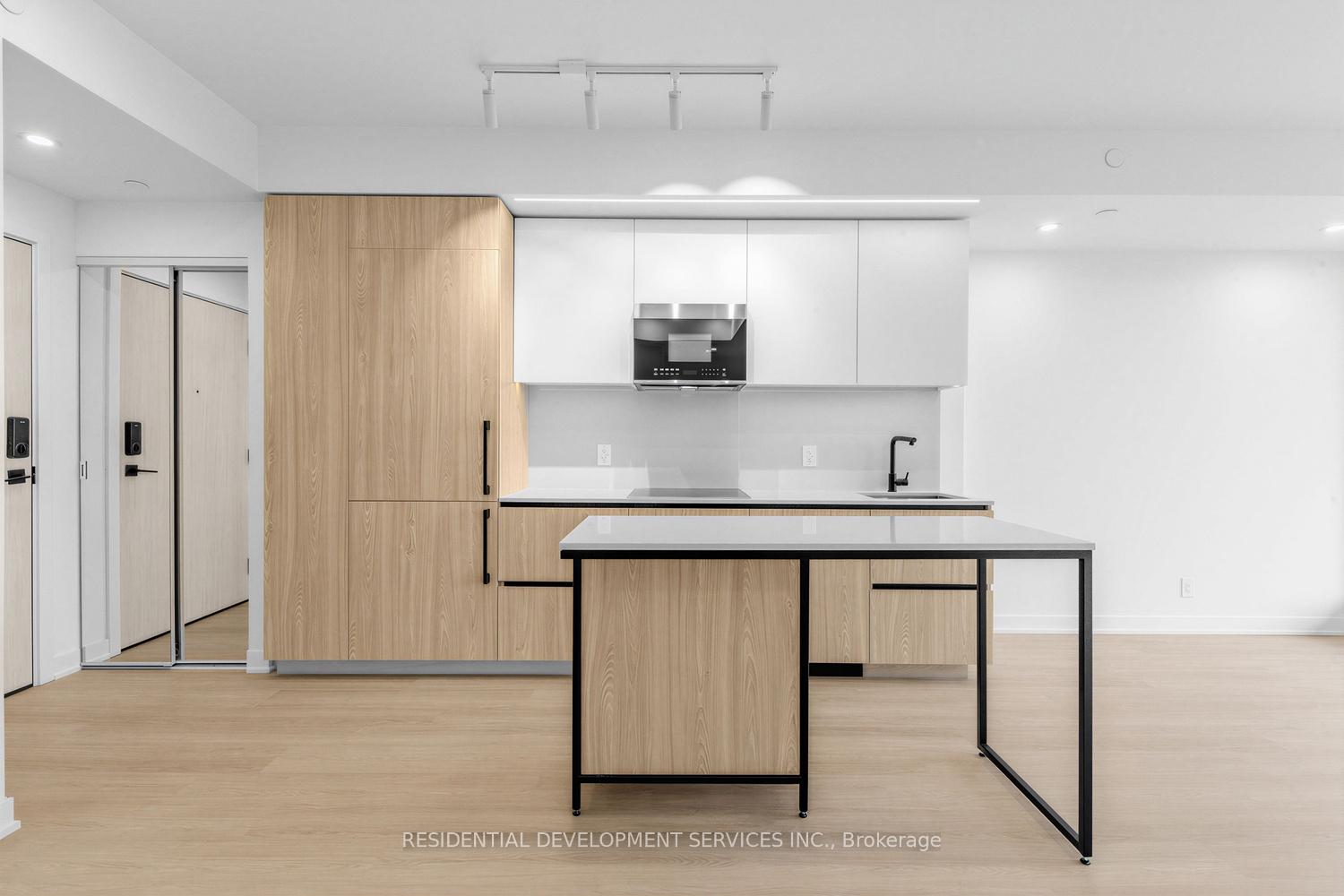 Photo 10 of Unit 507, 699 Sheppard Avenue E, North York, Bayview Village — HOMEH
