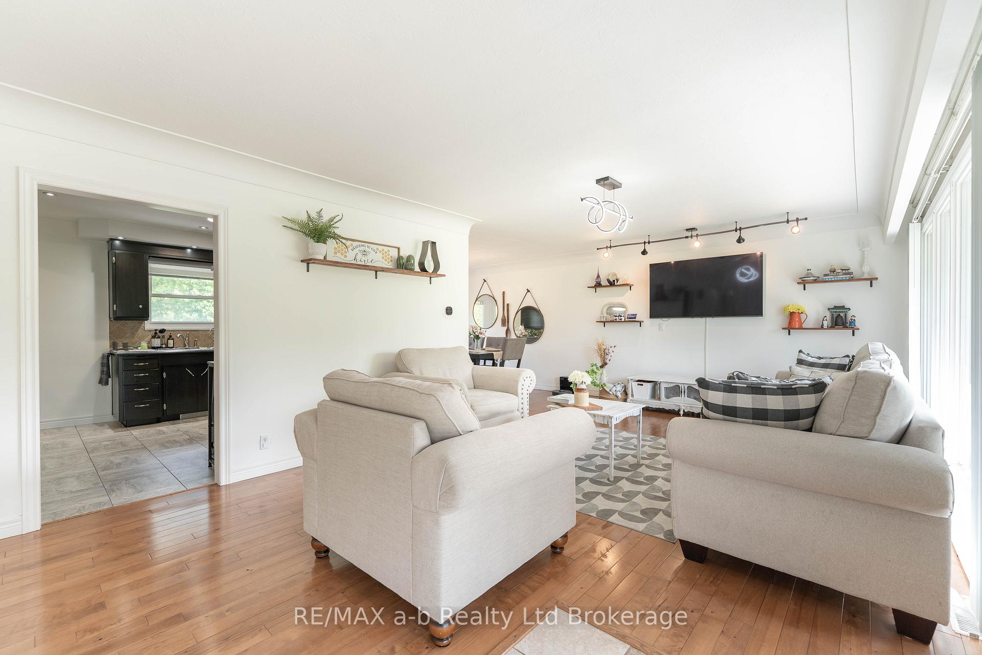 Photo 5 of 56229 Talbot Line, Bayham, Rural Bayham — HOMEH