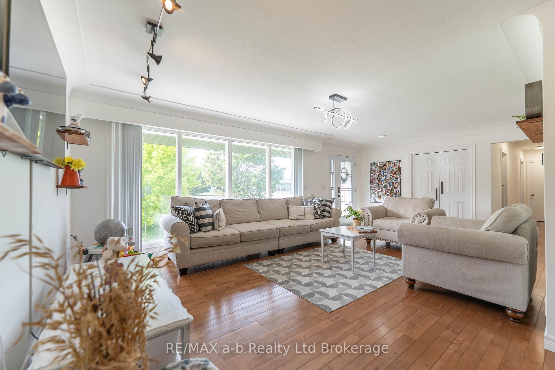 Photo 6 of 56229 Talbot Line, Bayham, Rural Bayham — HOMEH
