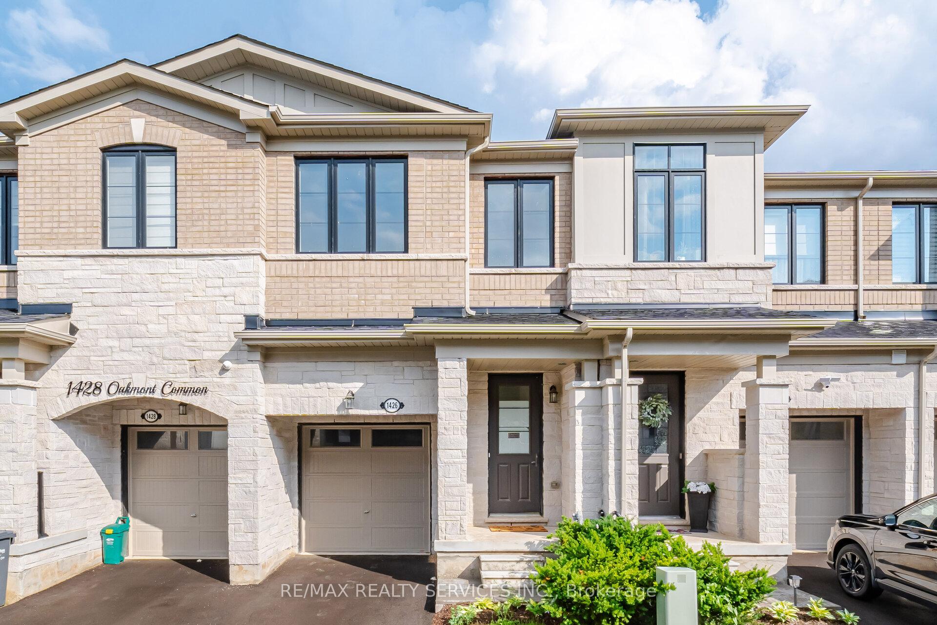 Photo 1 of 1426 Oakmont Common, Burlington, Tyandaga — HOMEH