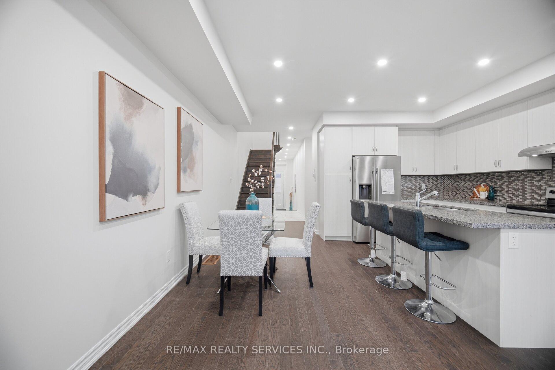 Photo 6 of 1426 Oakmont Common, Burlington, Tyandaga — HOMEH