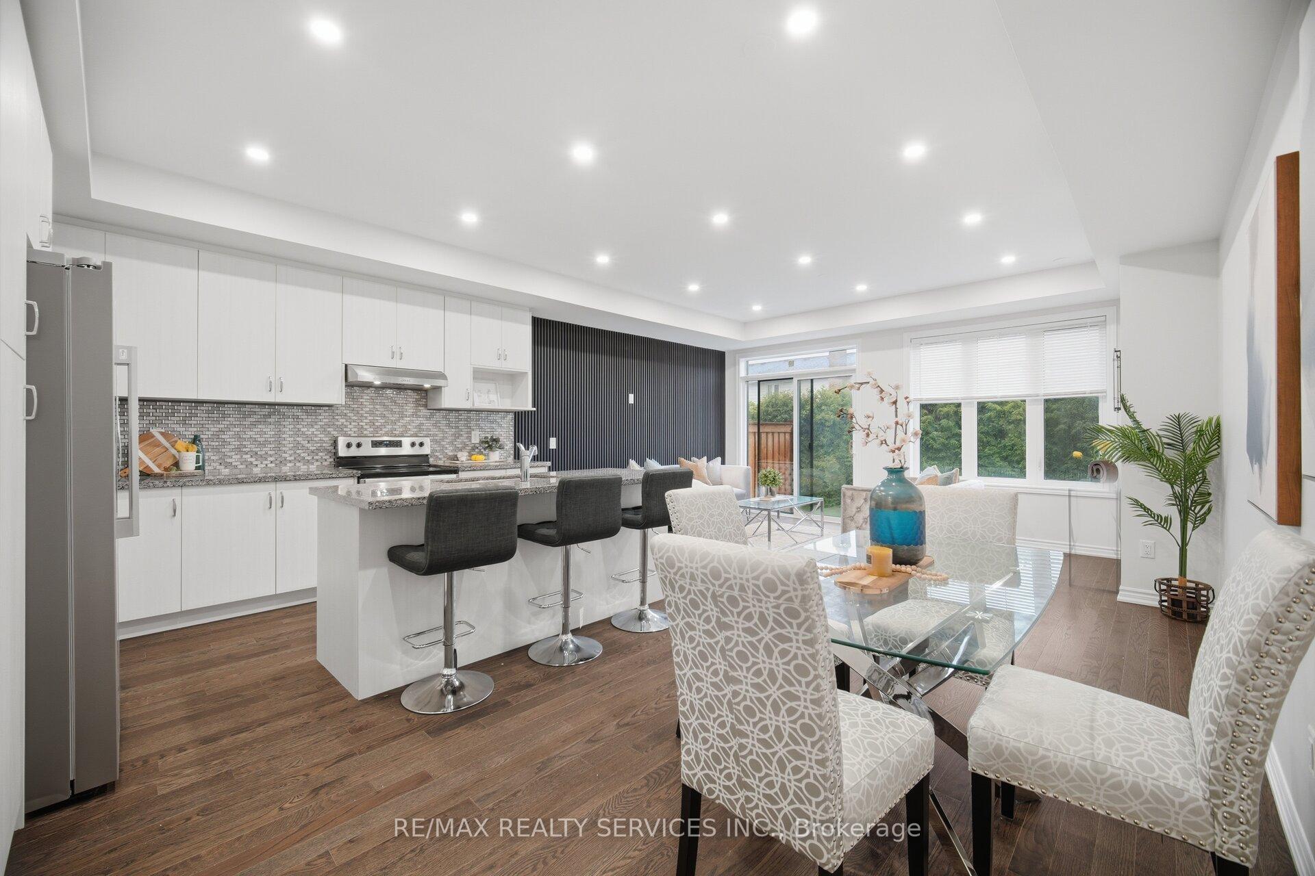 Photo 7 of 1426 Oakmont Common, Burlington, Tyandaga — HOMEH