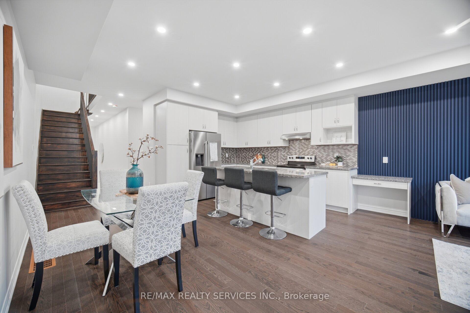 Photo 8 of 1426 Oakmont Common, Burlington, Tyandaga — HOMEH