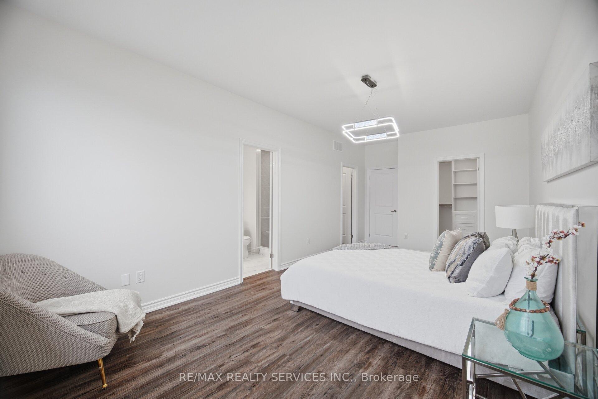 Photo 22 of 1426 Oakmont Common, Burlington, Tyandaga — HOMEH