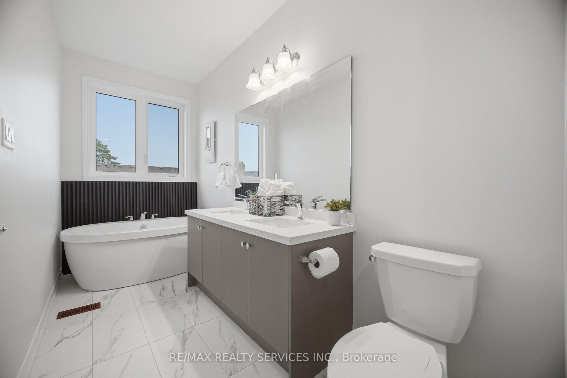 Photo 23 of 1426 Oakmont Common, Burlington, Tyandaga — HOMEH