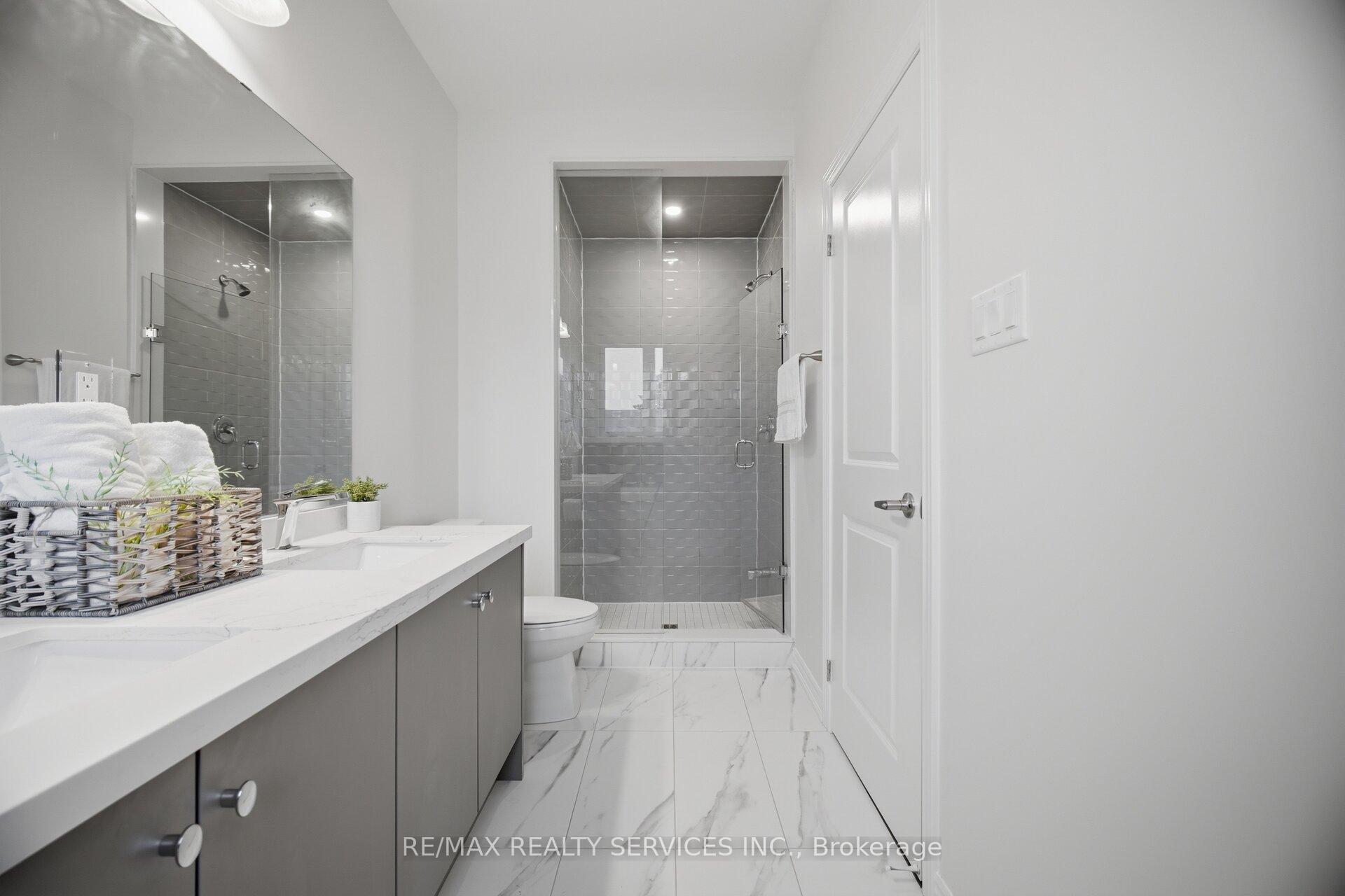 Photo 24 of 1426 Oakmont Common, Burlington, Tyandaga — HOMEH