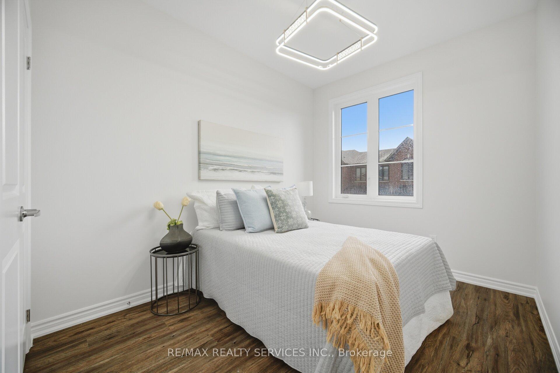 Photo 27 of 1426 Oakmont Common, Burlington, Tyandaga — HOMEH