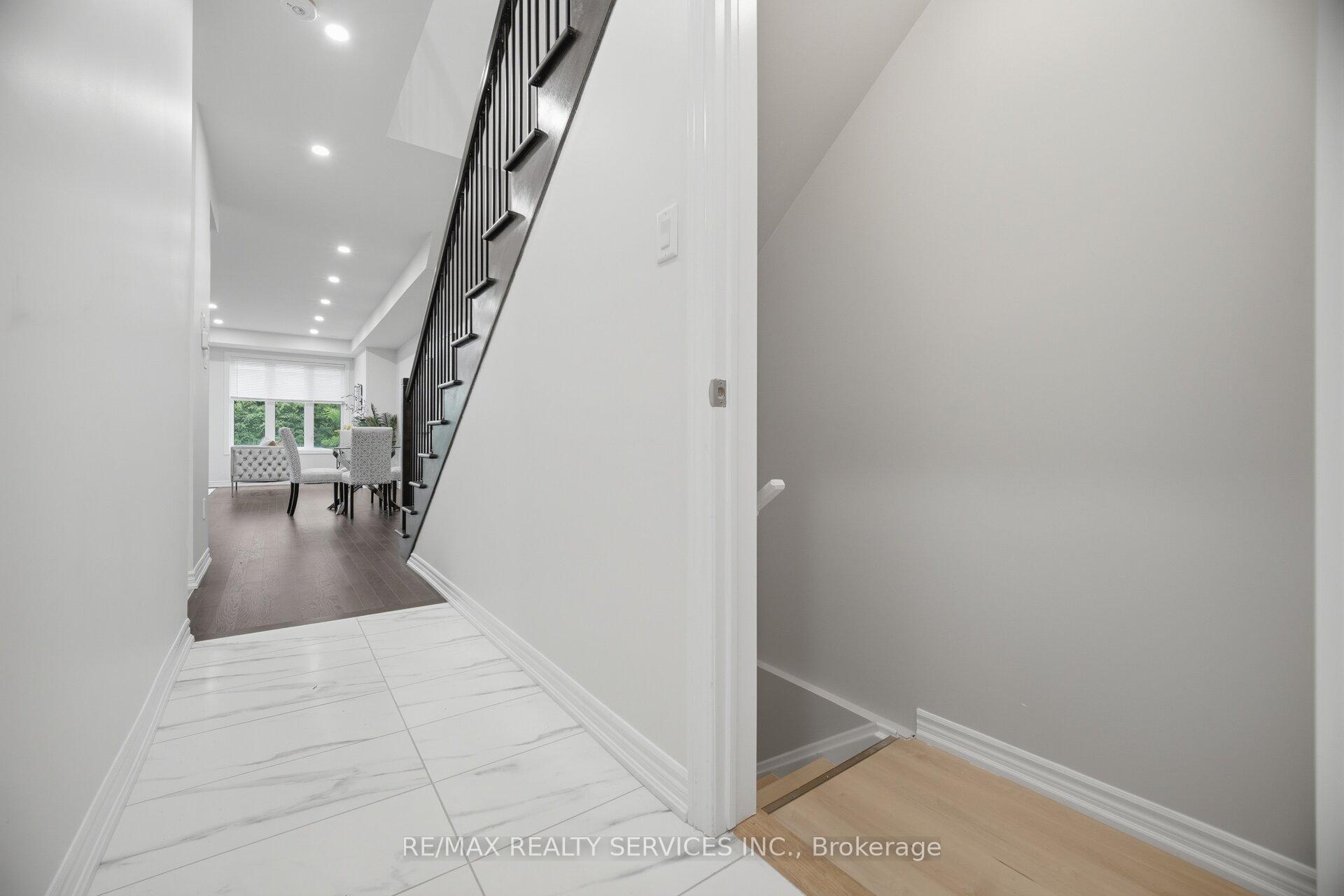 Photo 35 of 1426 Oakmont Common, Burlington, Tyandaga — HOMEH