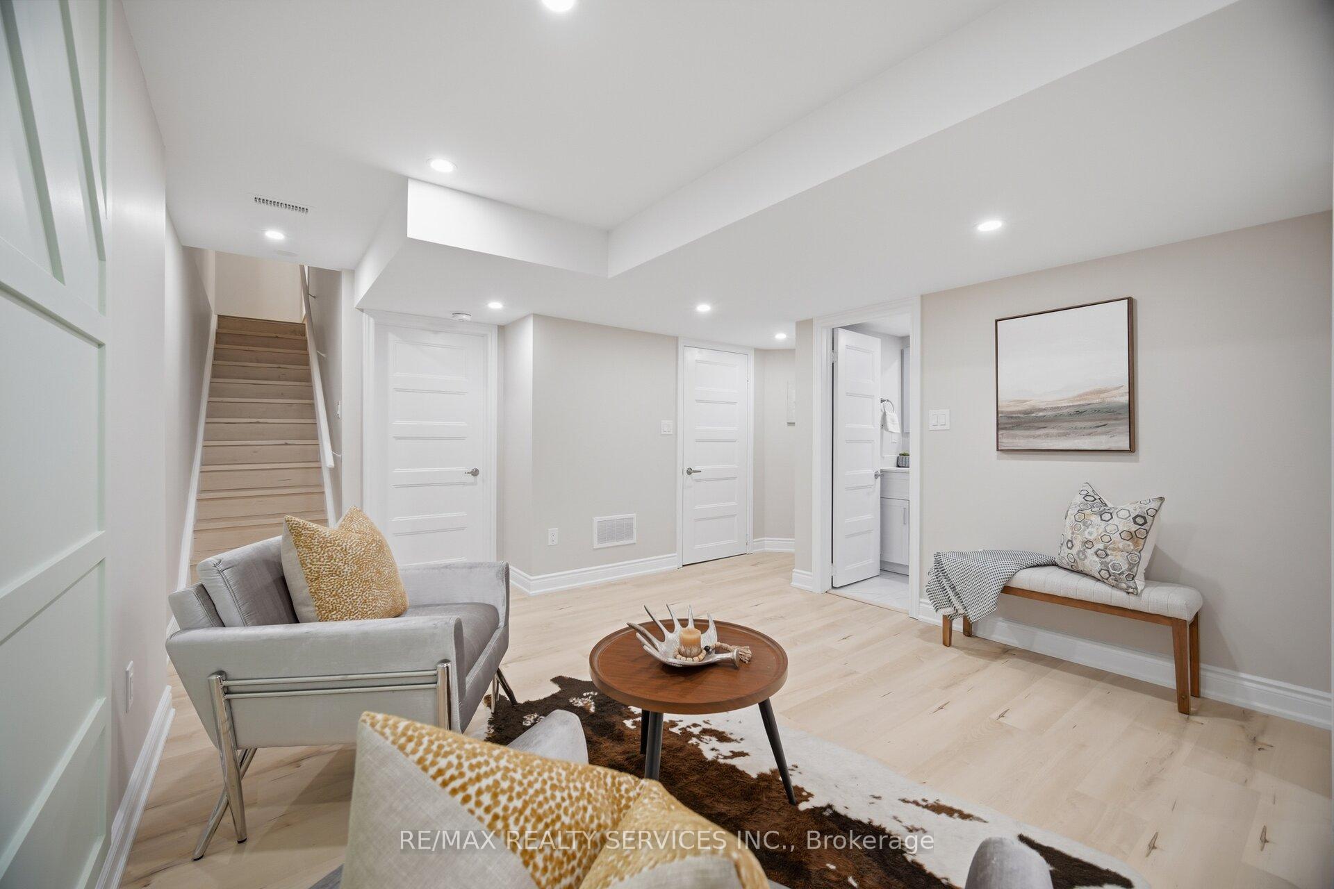 Photo 38 of 1426 Oakmont Common, Burlington, Tyandaga — HOMEH