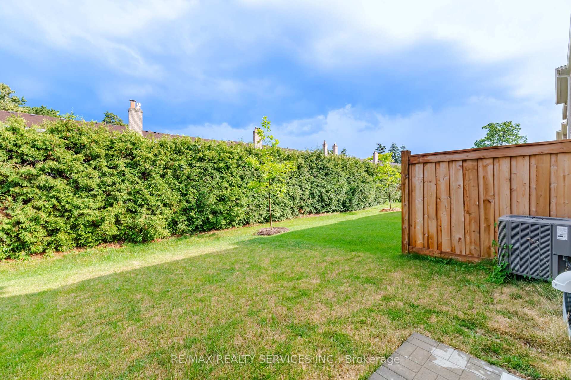 Photo 46 of 1426 Oakmont Common, Burlington, Tyandaga — HOMEH